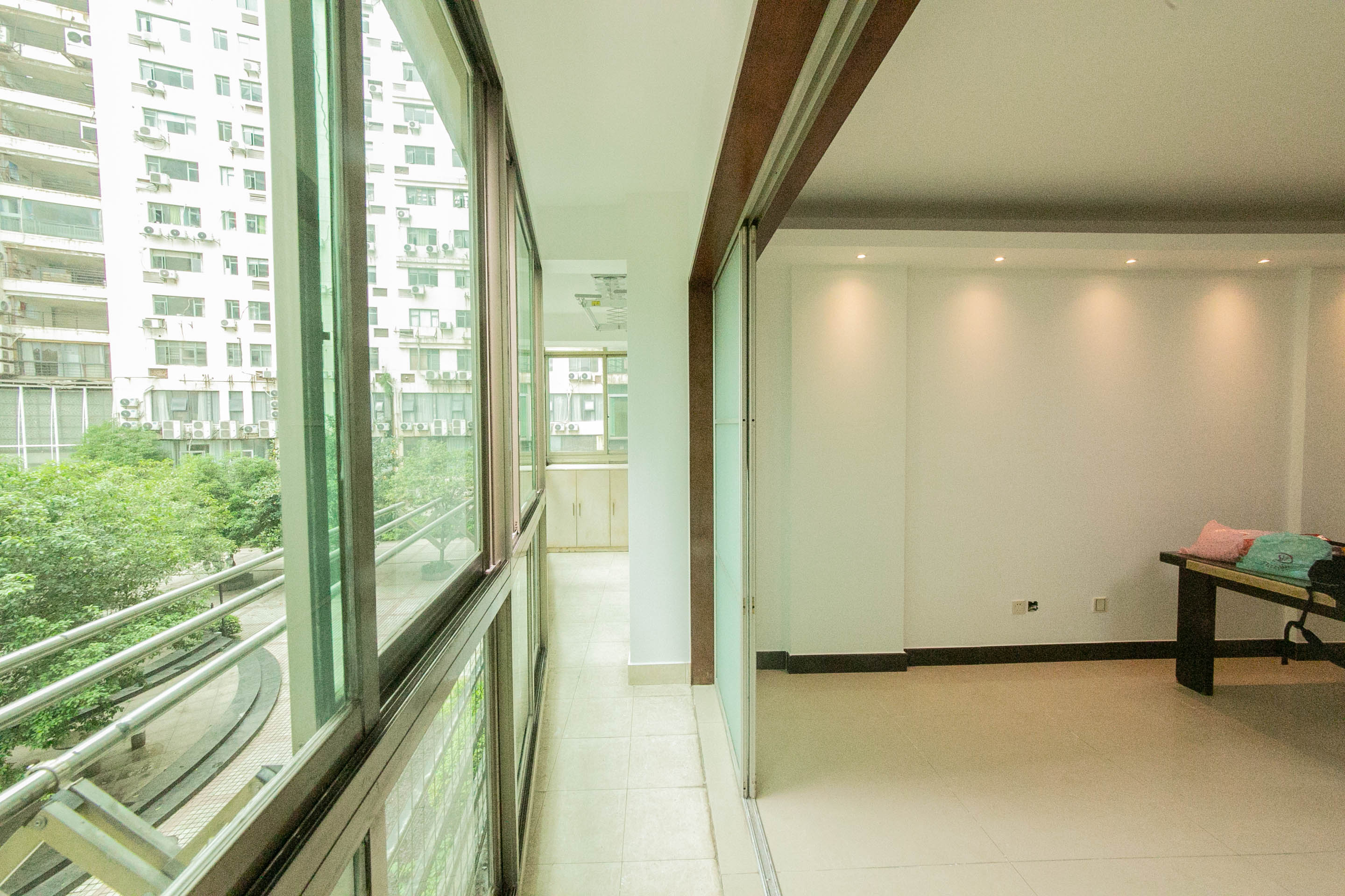 锦绣华天  4室2厅2卫    133.0万 锦绣华天  4室2厅2卫    133.0万阳台