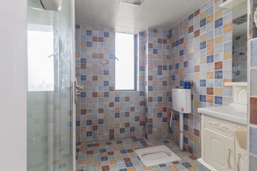 中欣楚天雅郡 2室2厅1卫 56.8万 中欣楚天雅郡 2室2厅1卫 56.8万卫生间