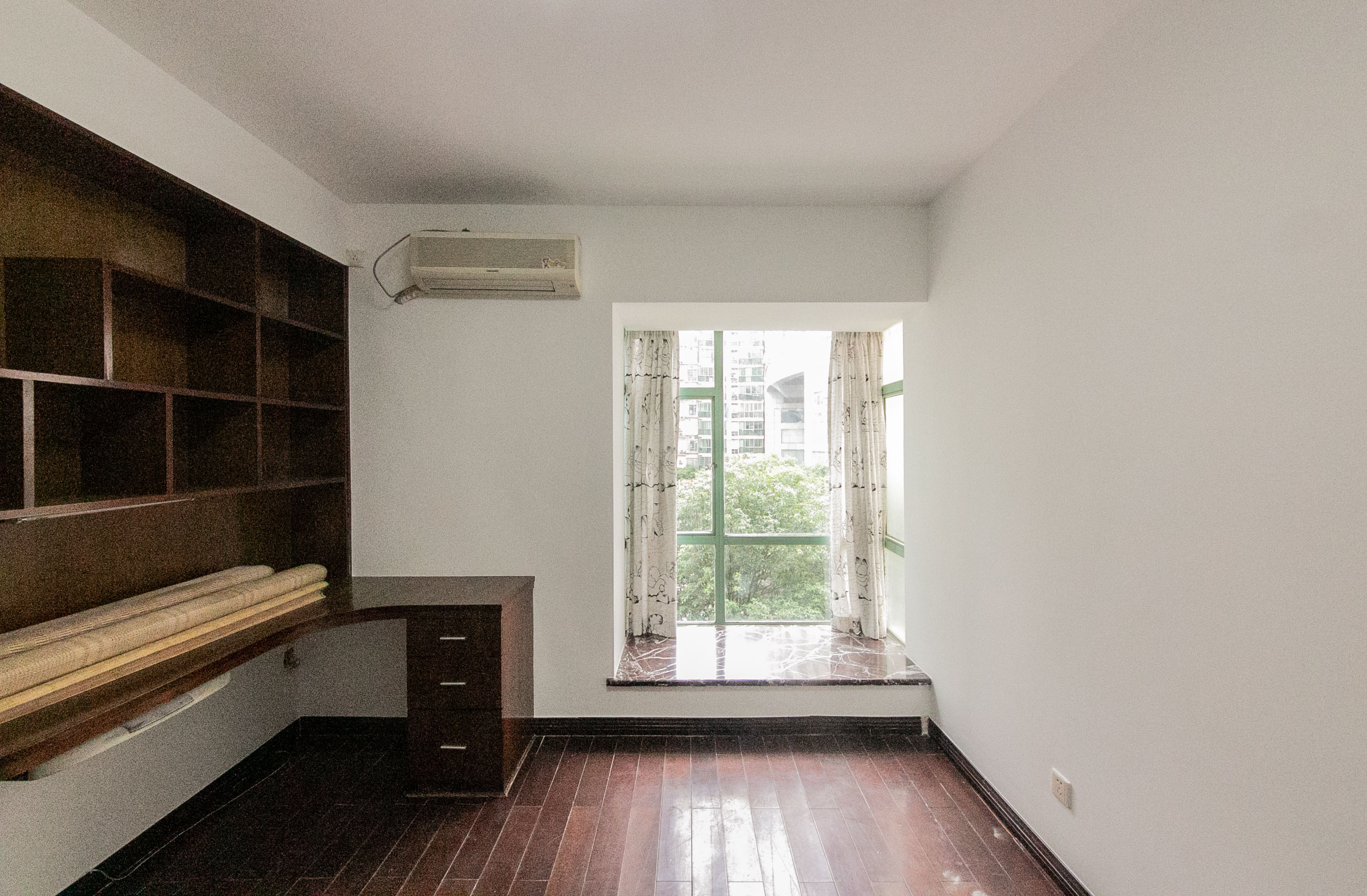 锦绣华天  4室2厅2卫    133.0万 锦绣华天  4室2厅2卫    133.0万卧室