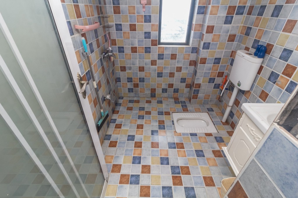 中欣楚天雅郡 2室2厅1卫 56.8万 中欣楚天雅郡 2室2厅1卫 56.8万卫生间