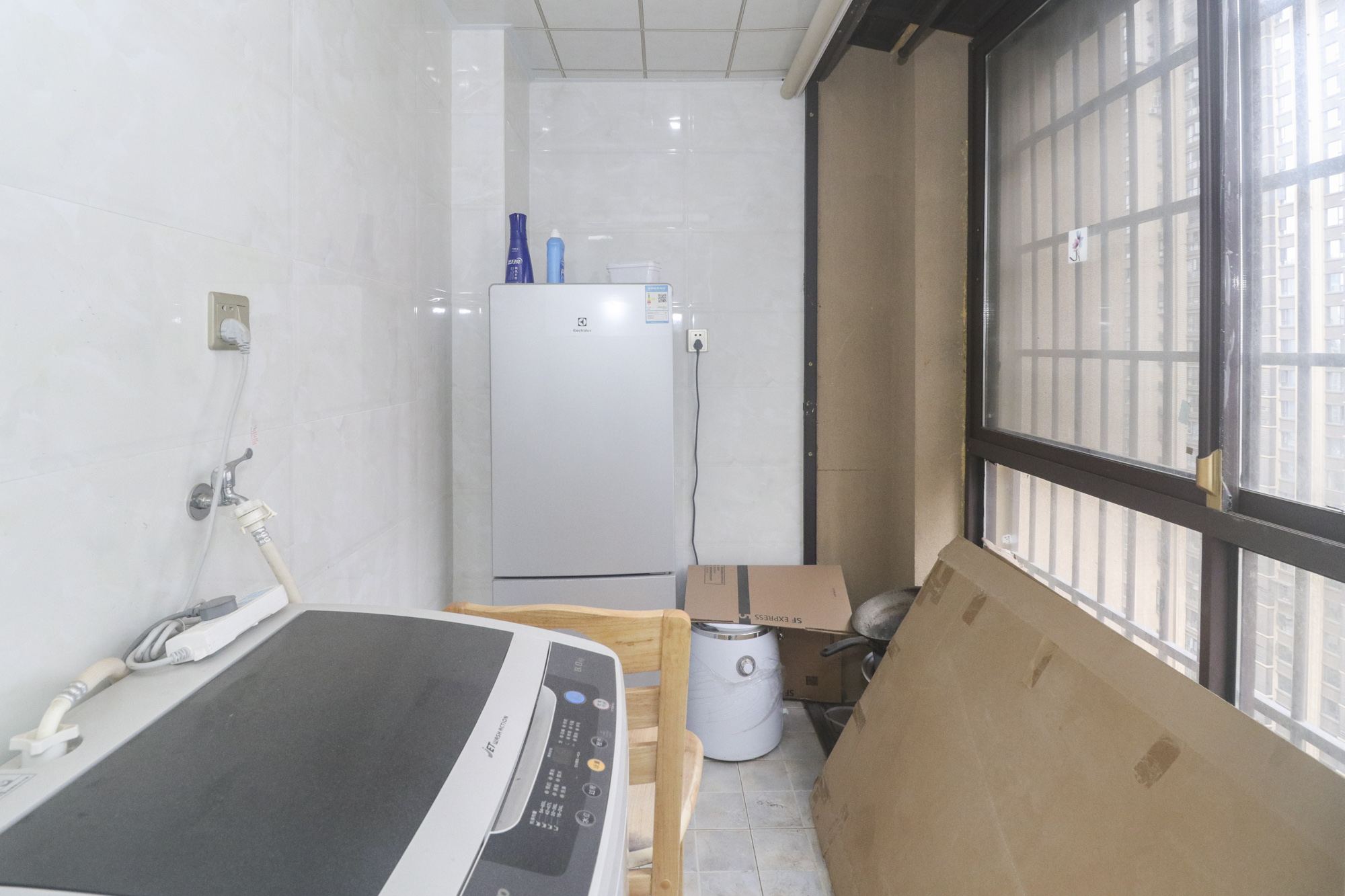 协信星澜汇  4室2厅2卫    206.0万阳台