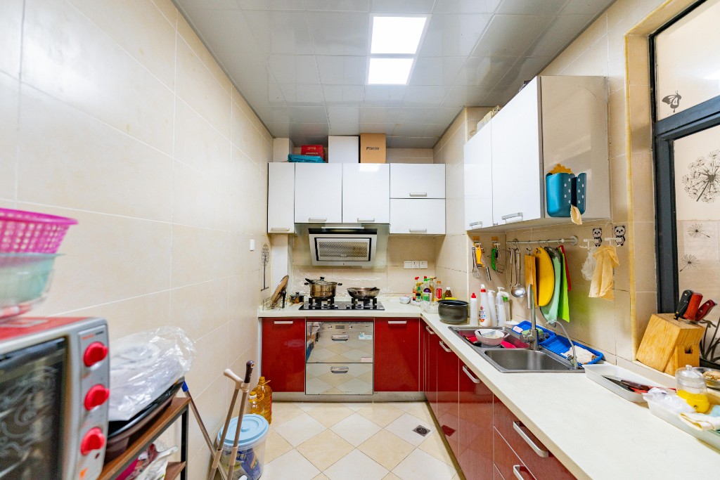 湘府名邸（同力家园）  4室2厅2卫    128.0万厨房