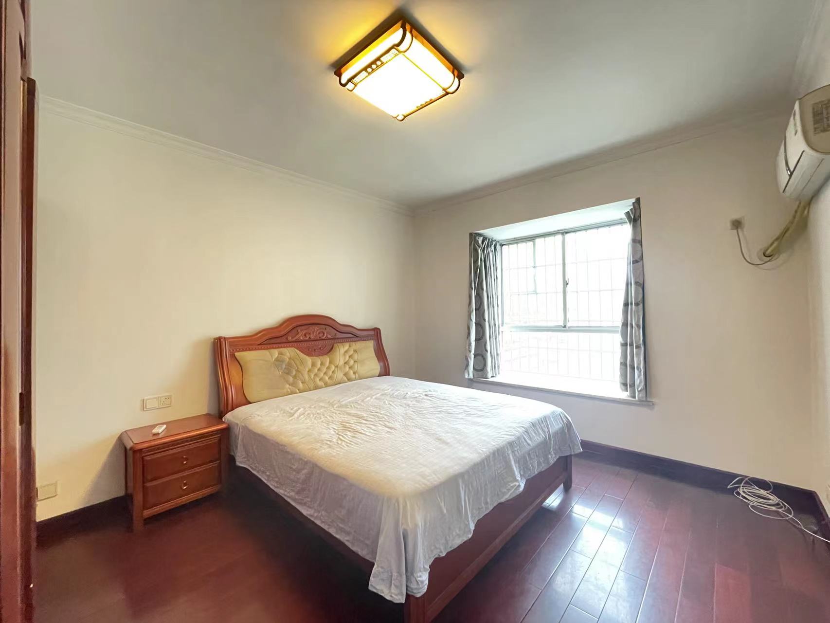 莲花小区 3室2厅2卫 58.8万 莲花小区 3室2厅2卫 58.8万客厅