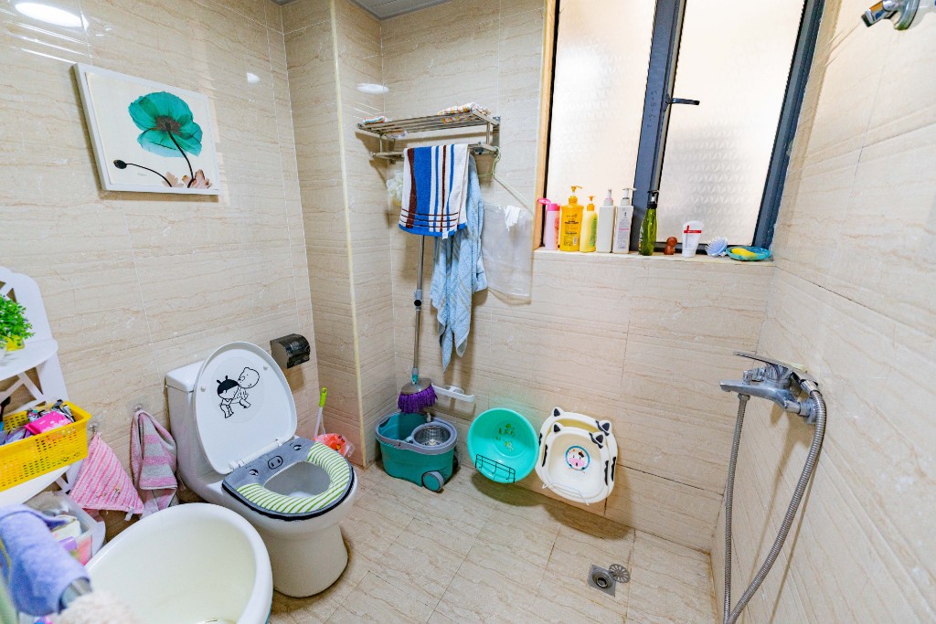 湘府名邸（同力家园）  4室2厅2卫    128.0万卫生间