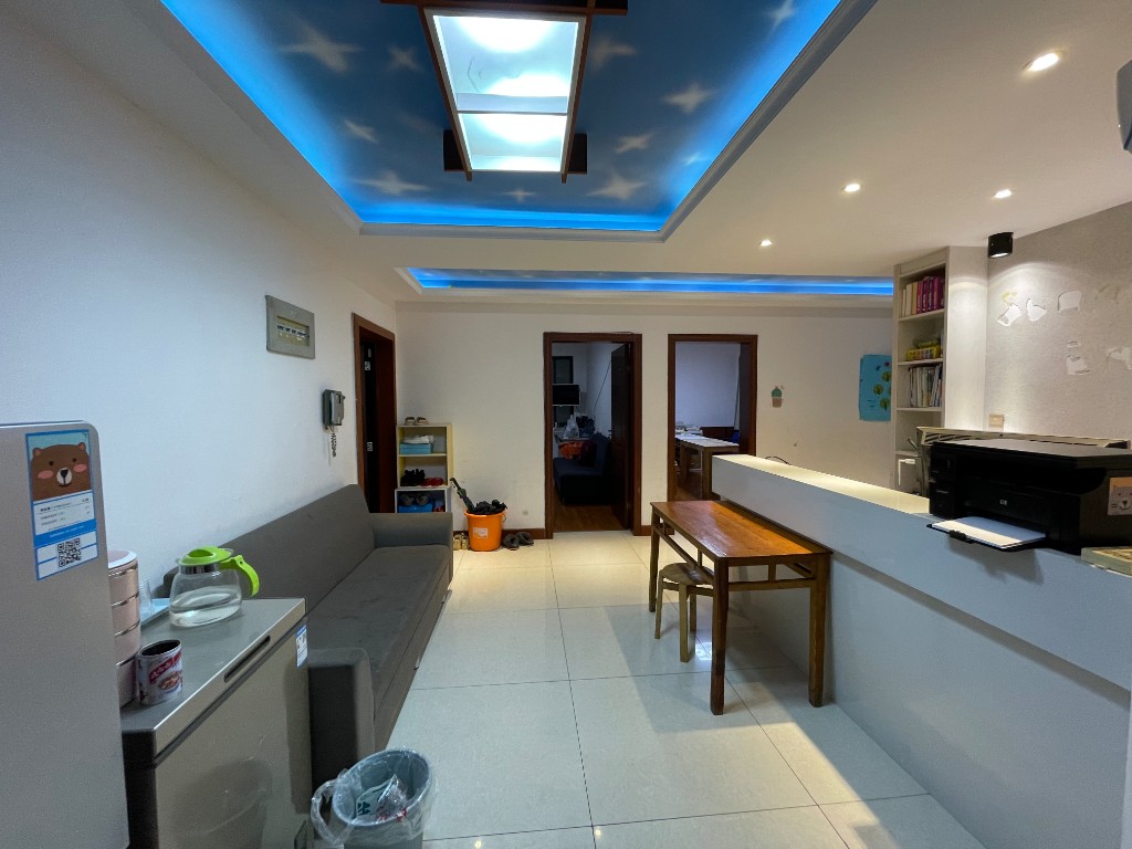 新城首座  3室2厅2卫    82.0万 新城首座  3室2厅2卫    82.0万客厅