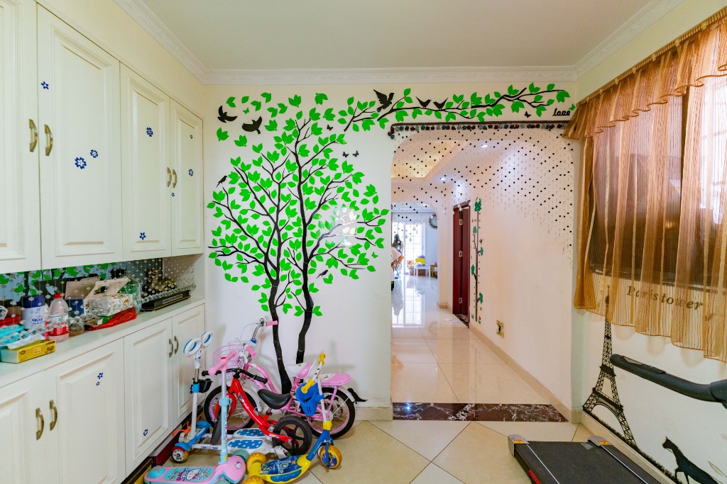 湘府名邸（同力家园）  4室2厅2卫    128.0万卧室