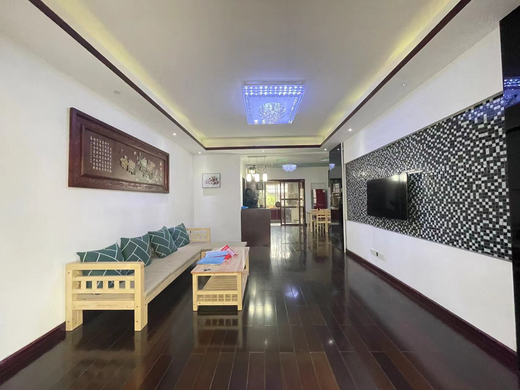 莲花小区 3室2厅2卫 58.8万 莲花小区 3室2厅2卫 58.8万客厅