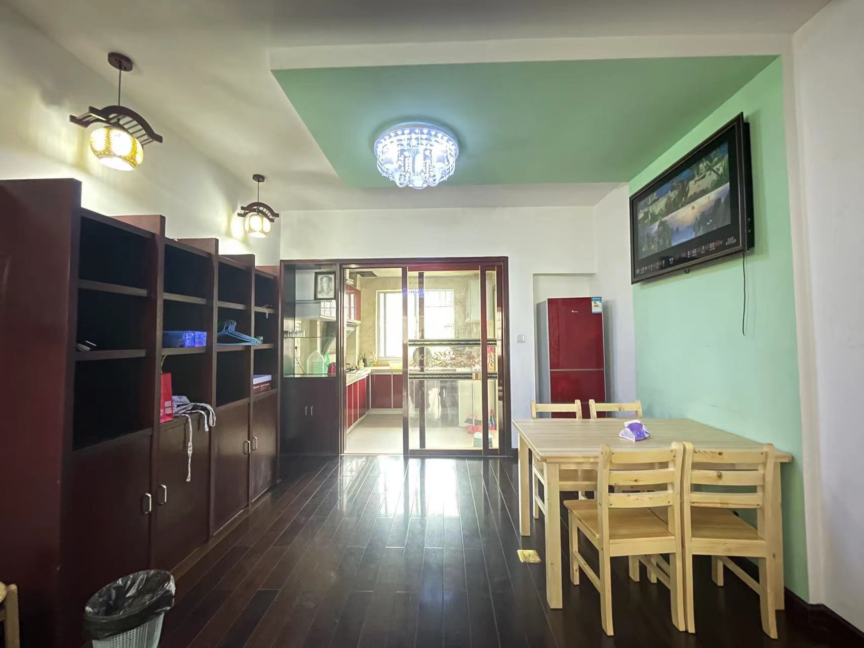 莲花小区 3室2厅2卫 58.8万 莲花小区 3室2厅2卫 58.8万客厅