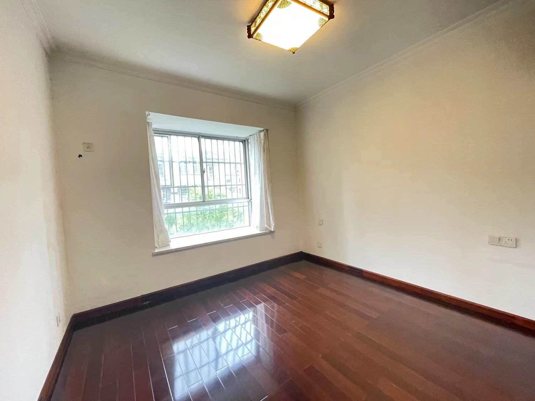 莲花小区 3室2厅2卫 58.8万 莲花小区 3室2厅2卫 58.8万客厅