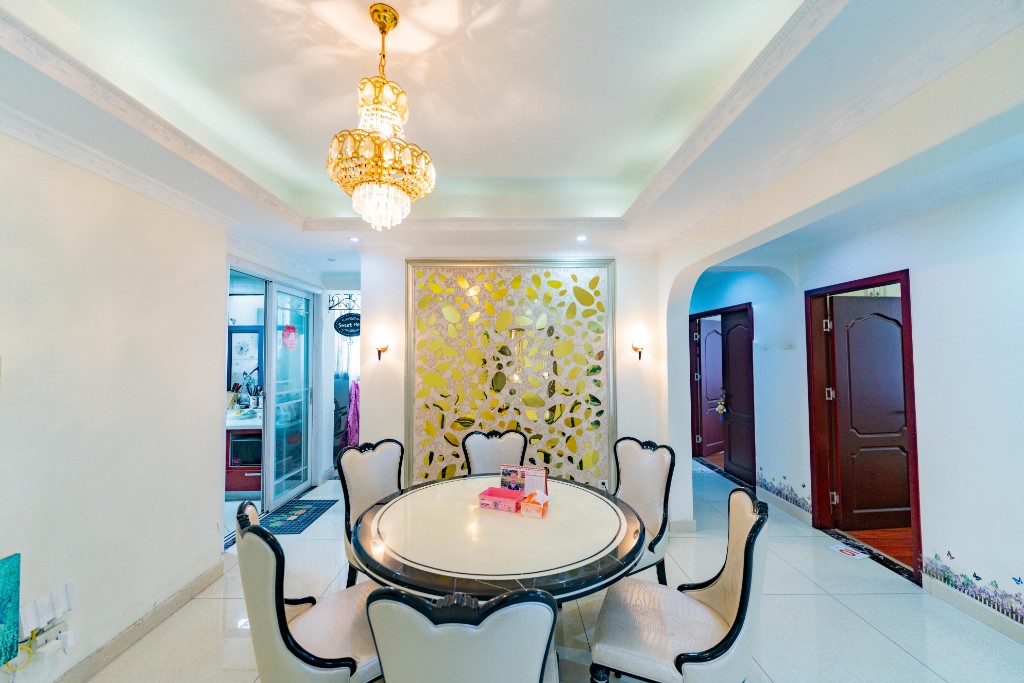 湘府名邸（同力家园）  4室2厅2卫    128.0万客厅