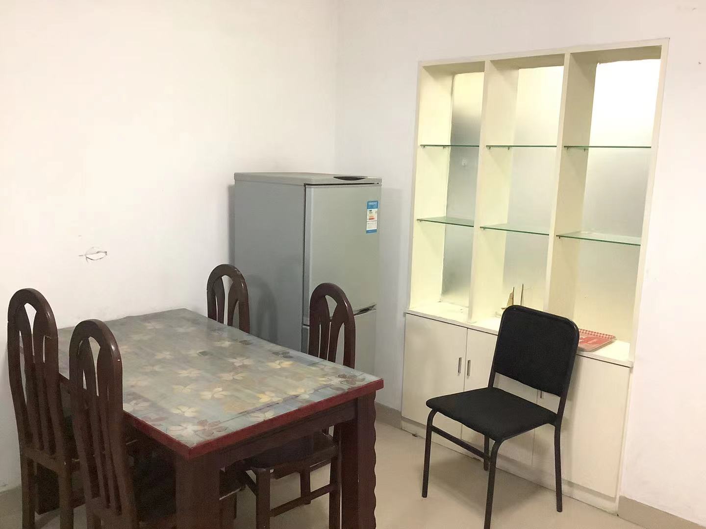 九天国际 2室2厅1卫 36.0万 九天国际 2室2厅1卫 36.0万客厅