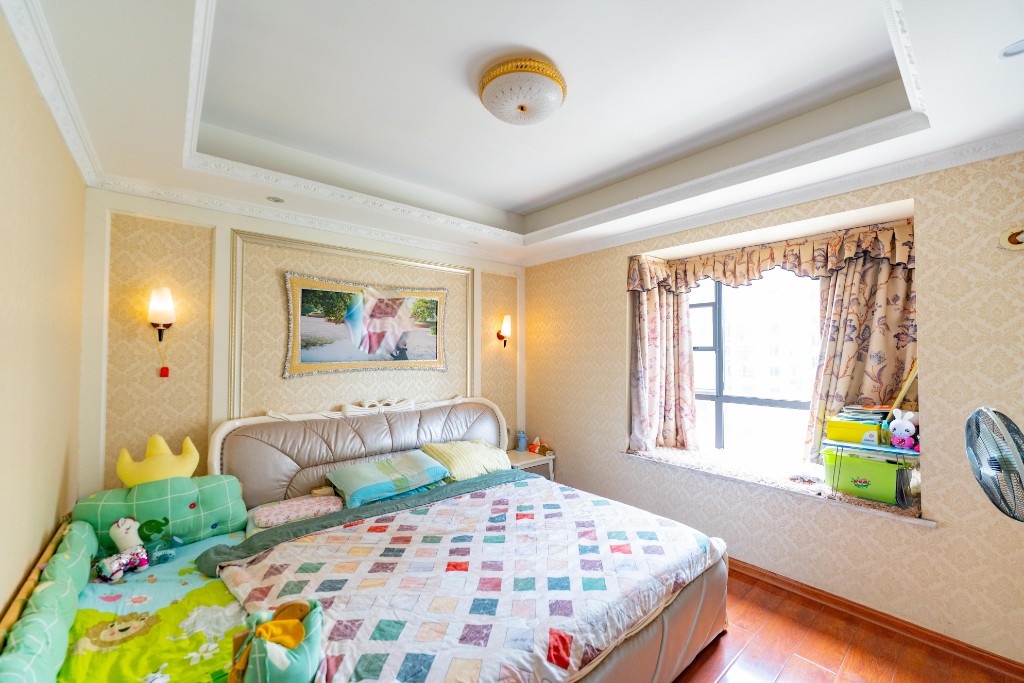 湘府名邸（同力家园）  4室2厅2卫    128.0万卧室