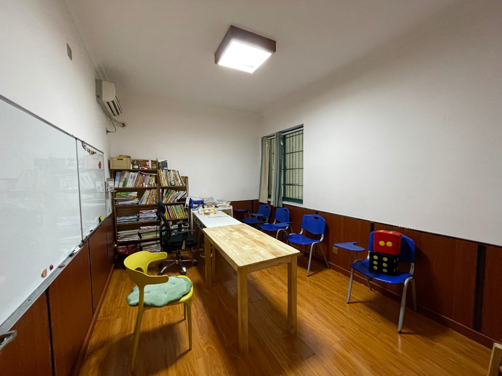 新城首座  3室2厅2卫    82.0万 新城首座  3室2厅2卫    82.0万客厅