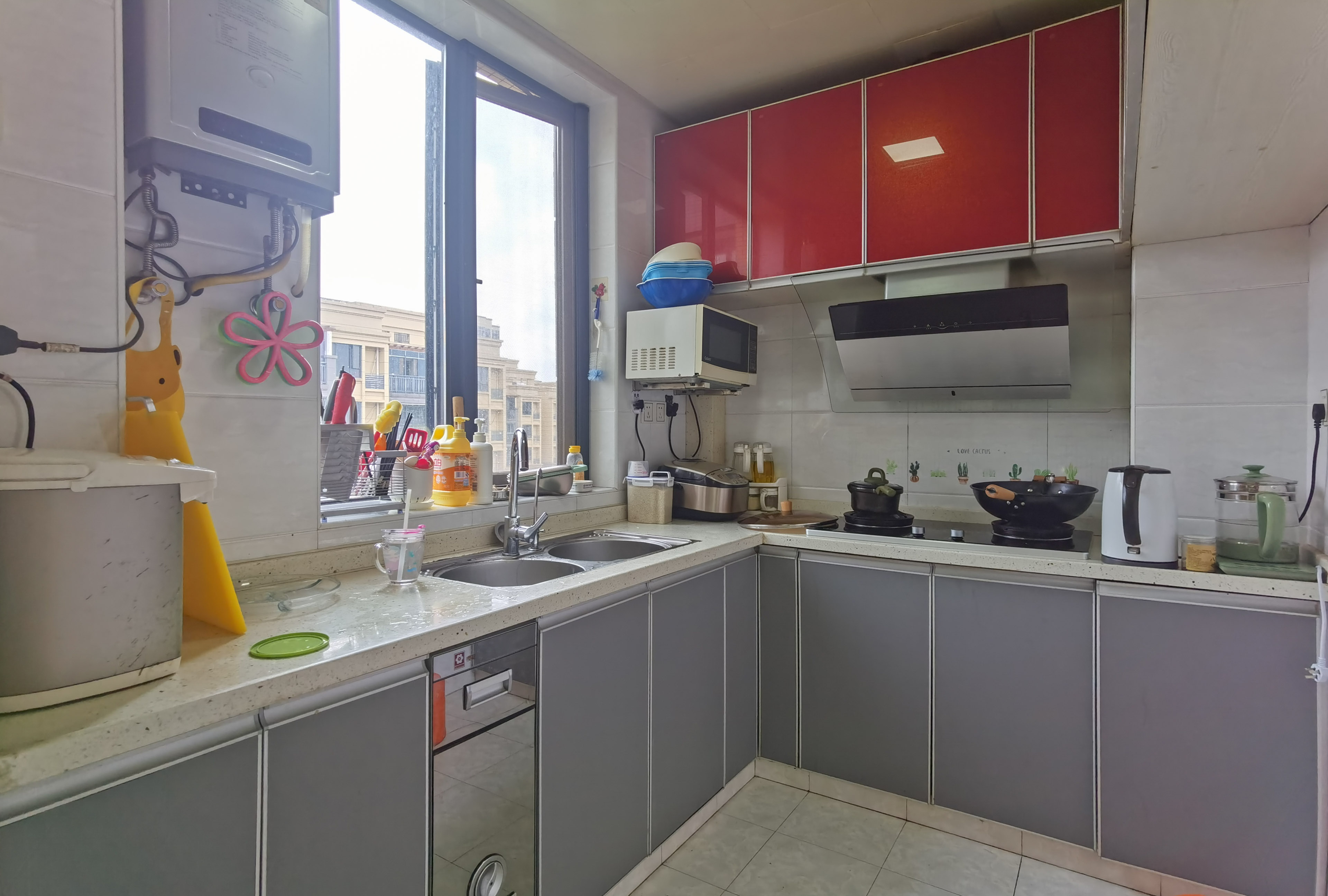 新桂广场 3室2厅2卫 70.0万 新桂广场 3室2厅2卫 70.0万客厅