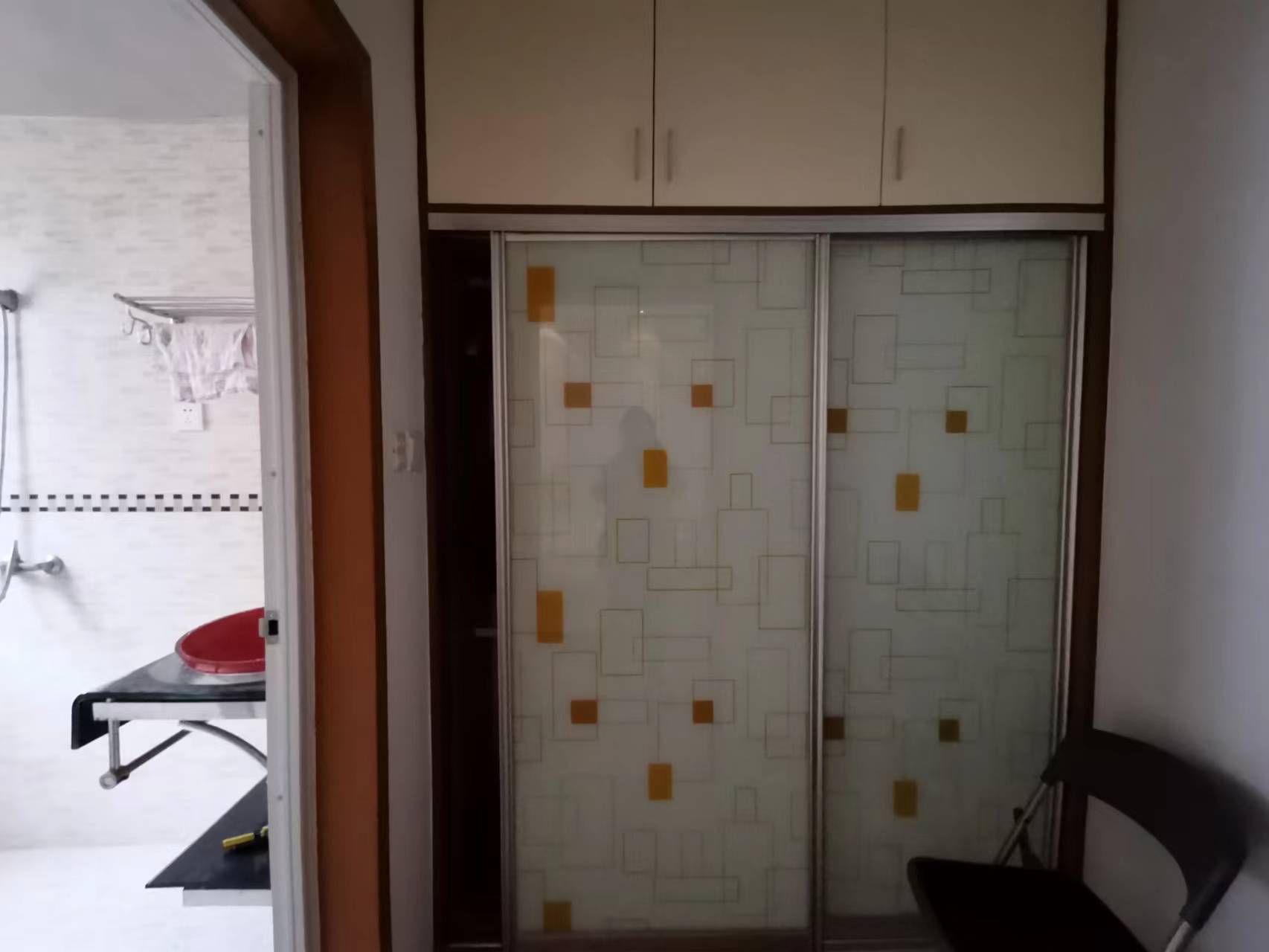 江岸人家 3室2厅2卫 65.0万 江岸人家 3室2厅2卫 65.0万客厅