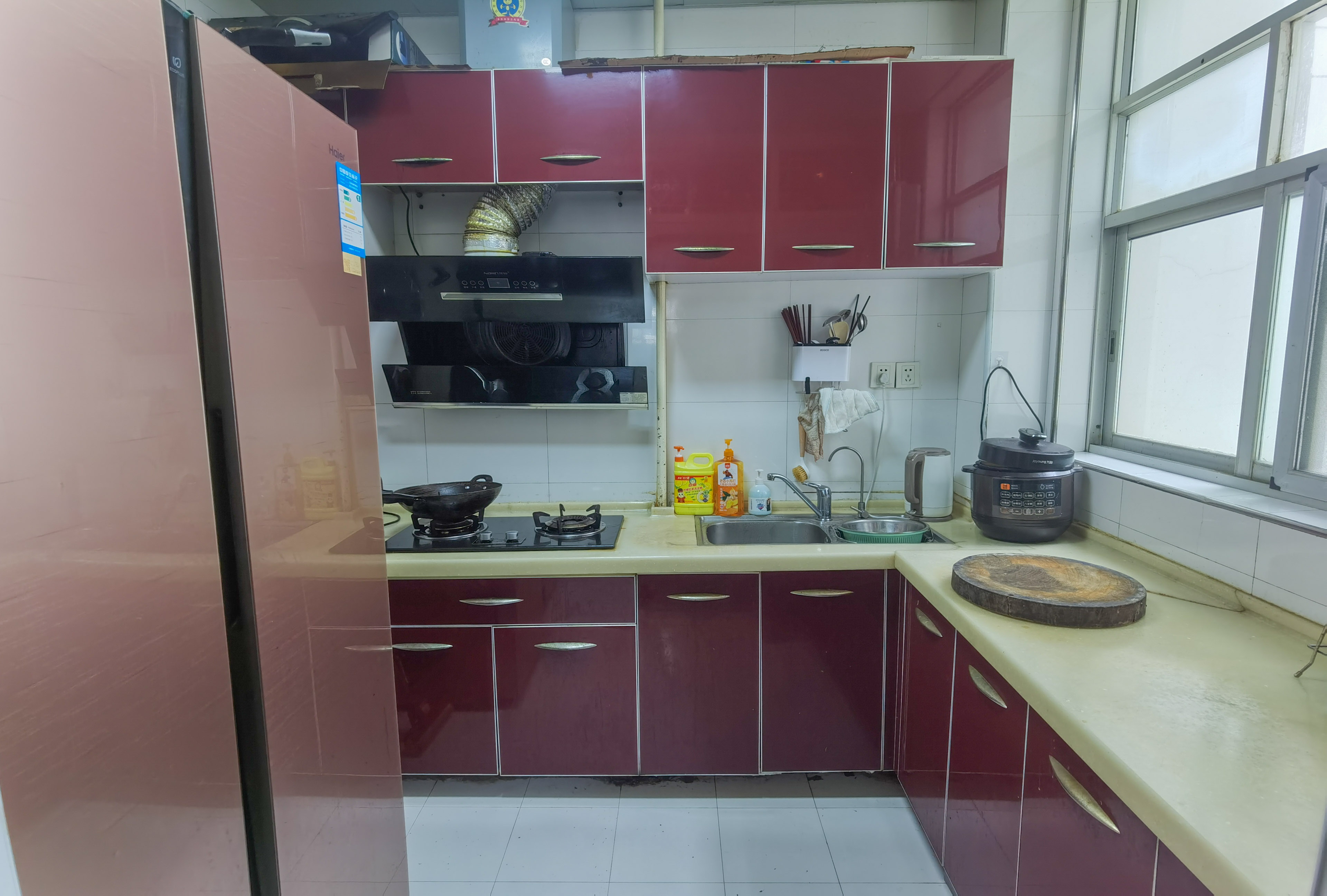 天鹅花园 4室2厅2卫 46.8万 天鹅花园 4室2厅2卫 46.8万客厅