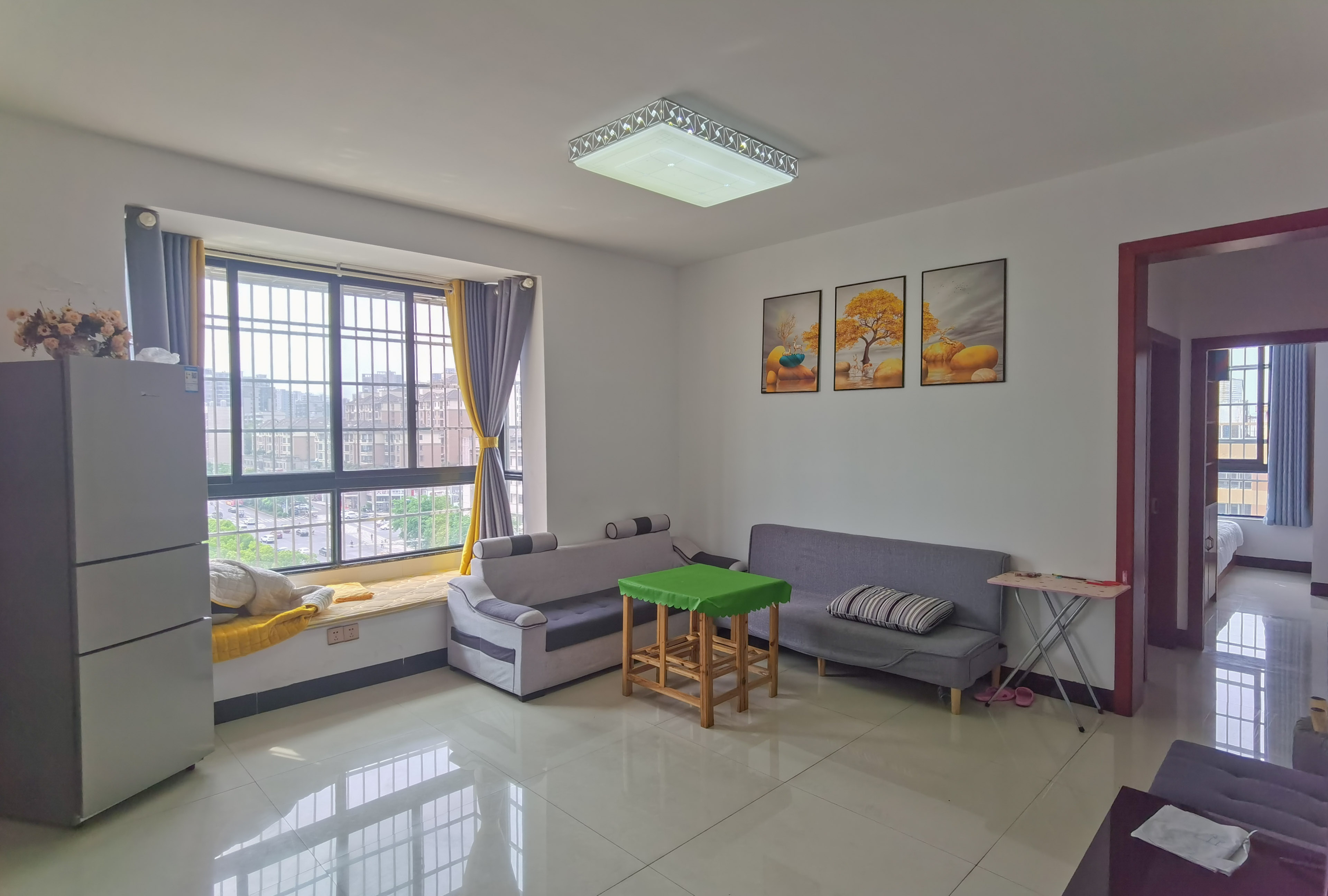 嘉盛华府 2室1厅1卫 37.5万 嘉盛华府 2室1厅1卫 37.5万客厅