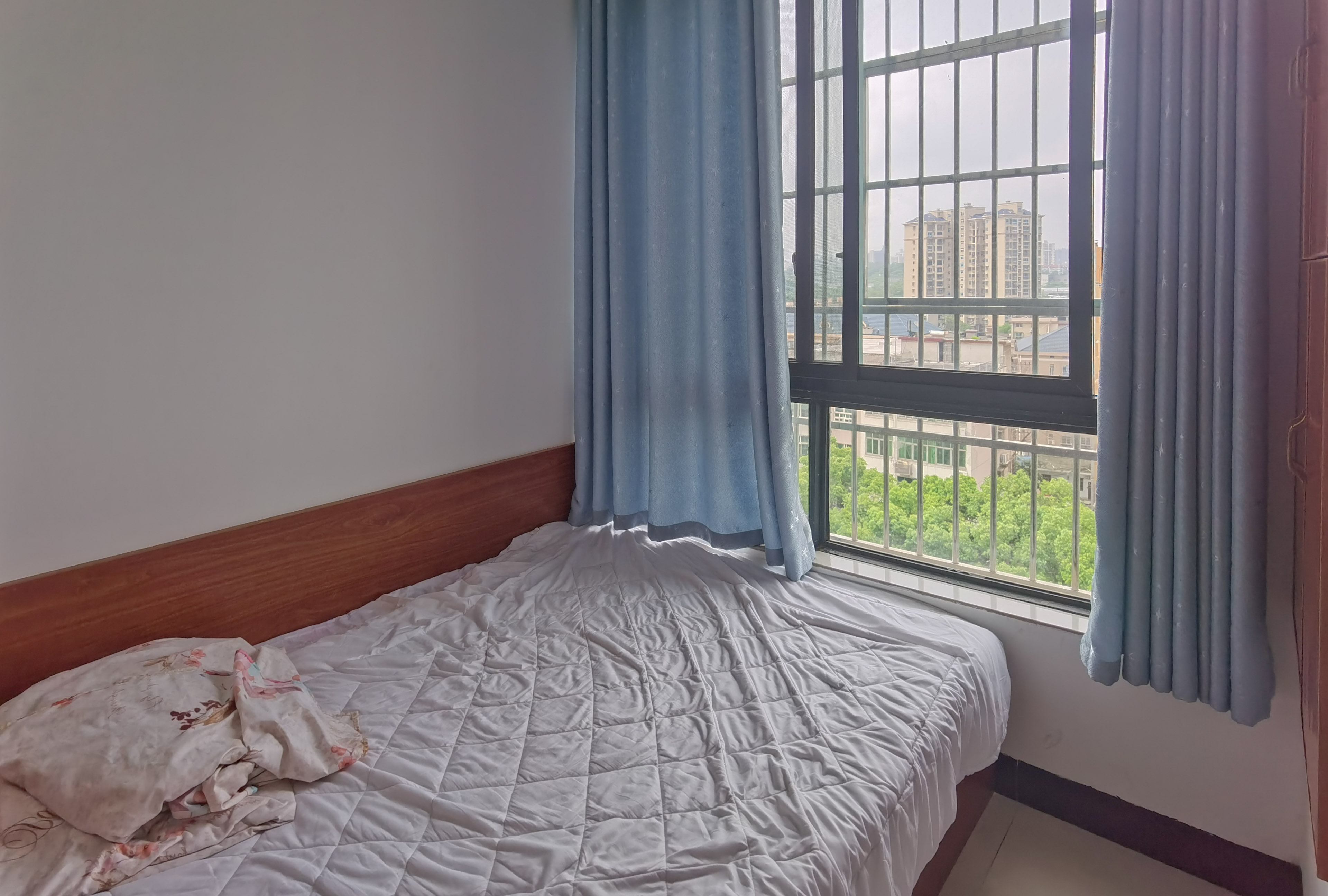 嘉盛华府 2室1厅1卫 37.5万 嘉盛华府 2室1厅1卫 37.5万客厅