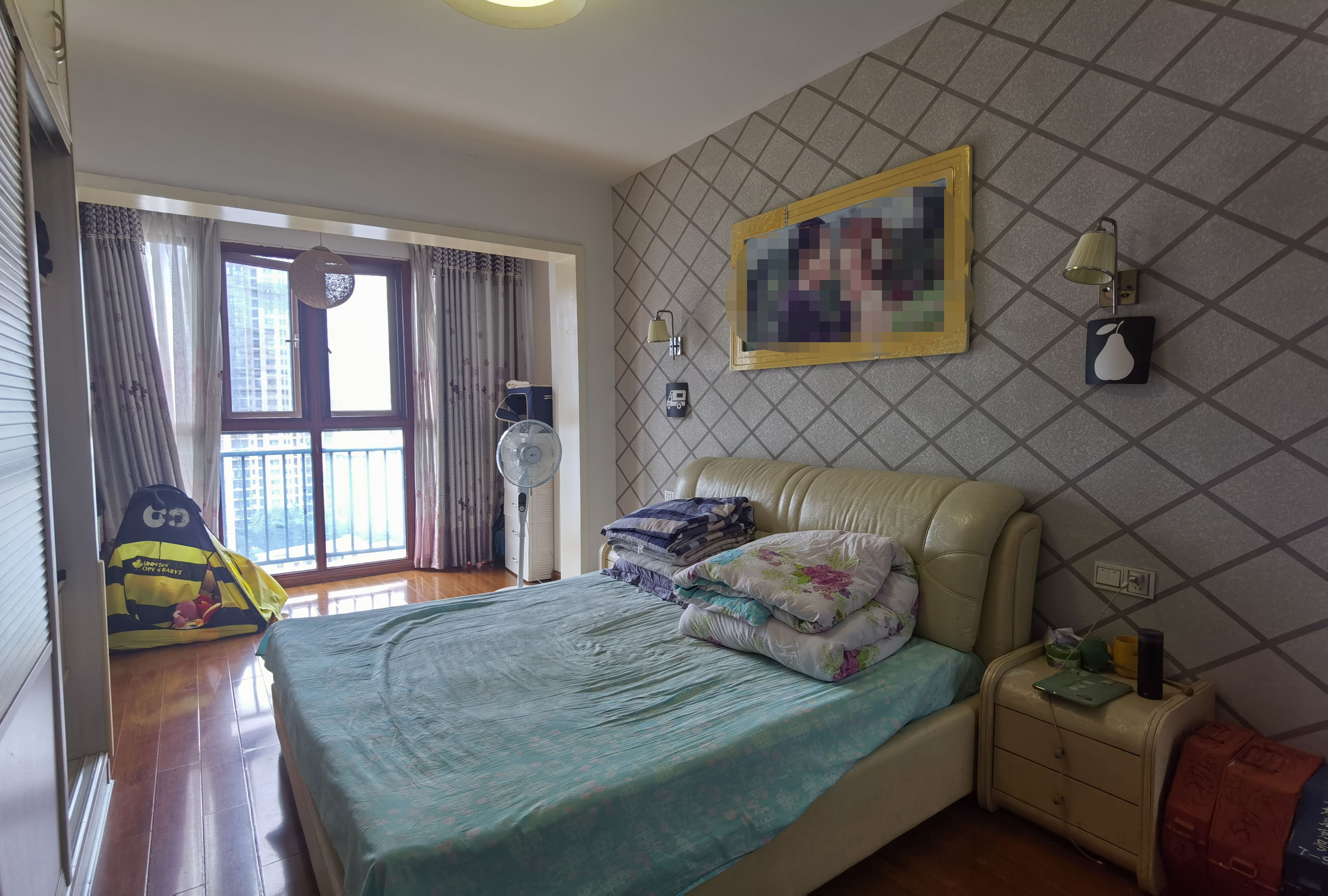 新桂广场 3室2厅2卫 70.0万 新桂广场 3室2厅2卫 70.0万客厅