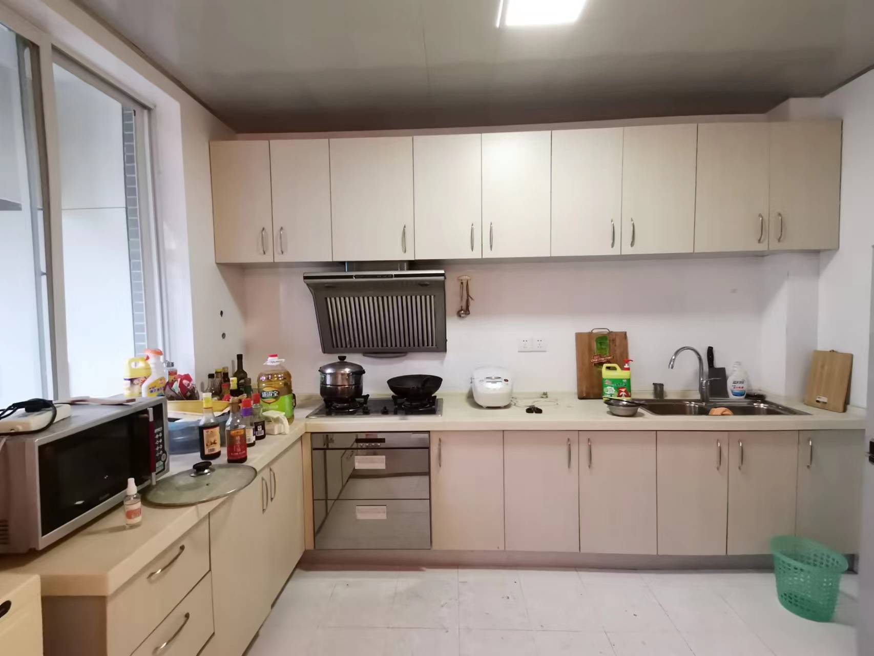 江岸人家 3室2厅2卫 65.0万 江岸人家 3室2厅2卫 65.0万客厅