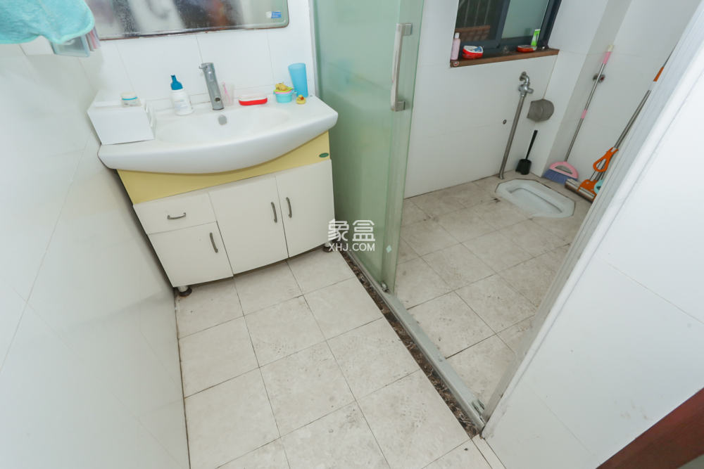 静园山庄  6室2厅3卫   323.00万