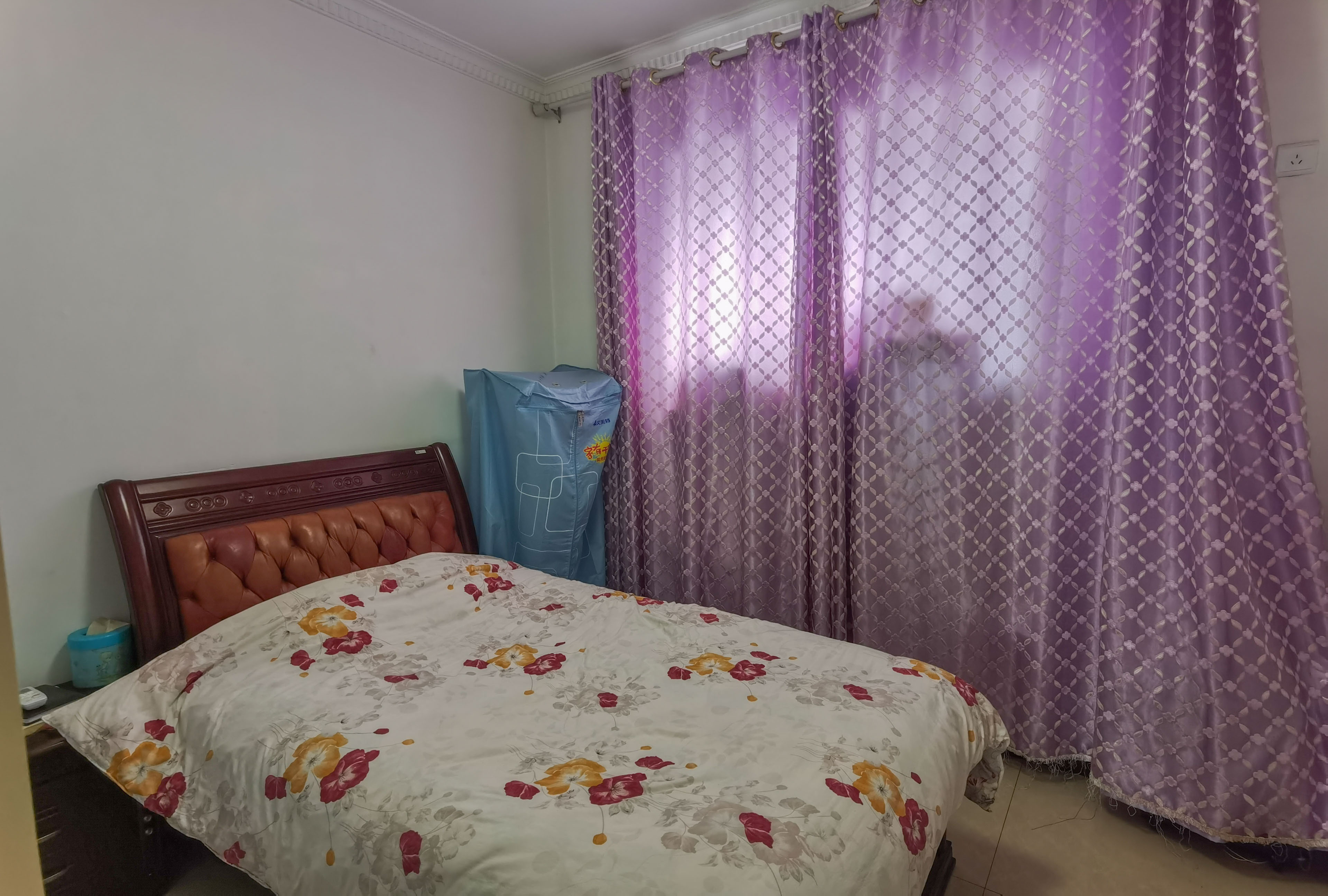 天鹅花园 4室2厅2卫 46.8万 天鹅花园 4室2厅2卫 46.8万客厅