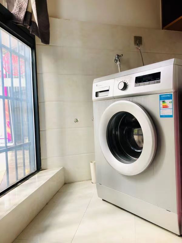 中建御山和苑 4室2厅2卫 58.0万 中建御山和苑 4室2厅2卫 58.0万客厅