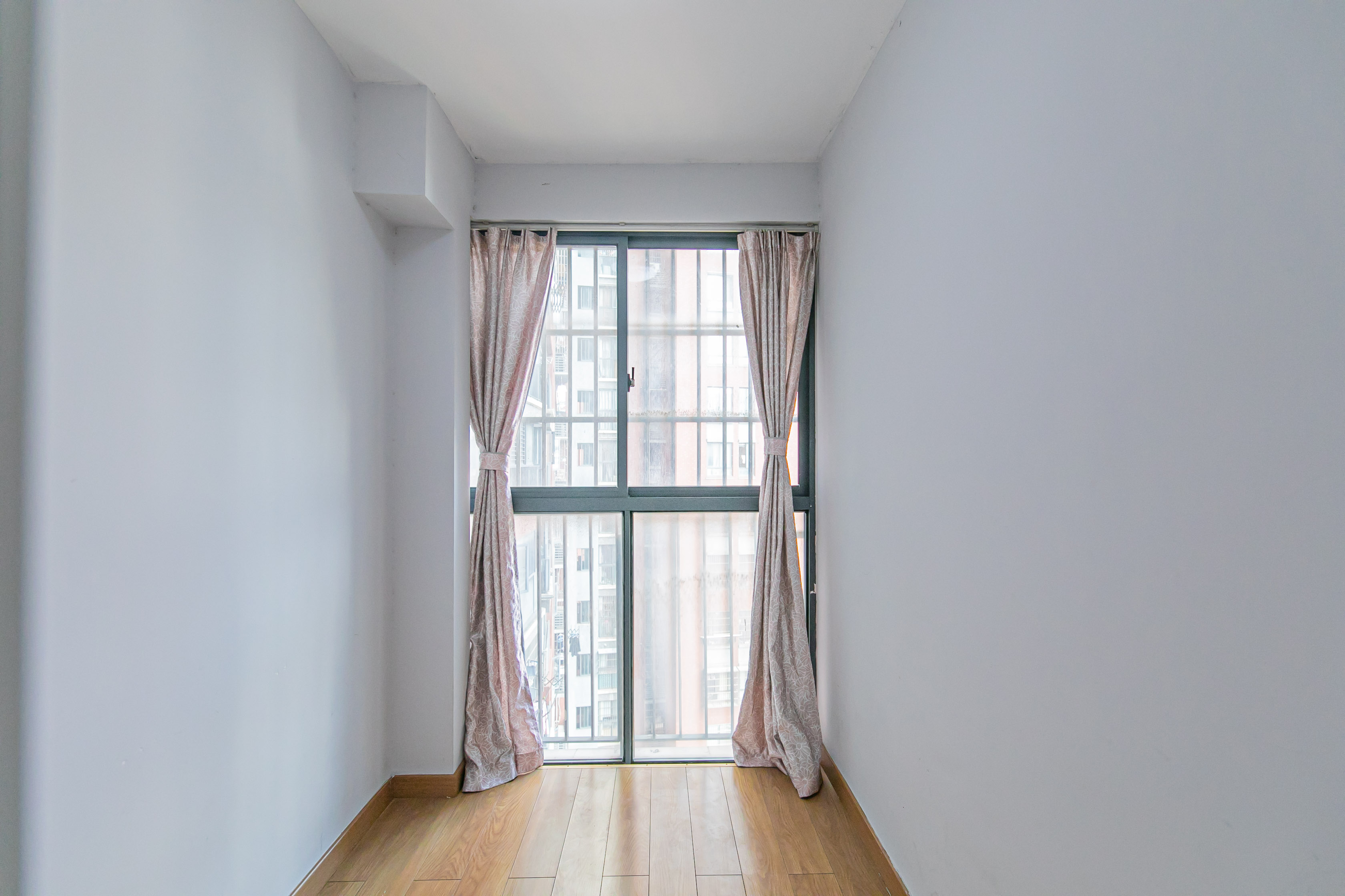 华润凤凰城二期 3室2厅1卫 79.8万 华润凤凰城二期 3室2厅1卫 79.8万阳台