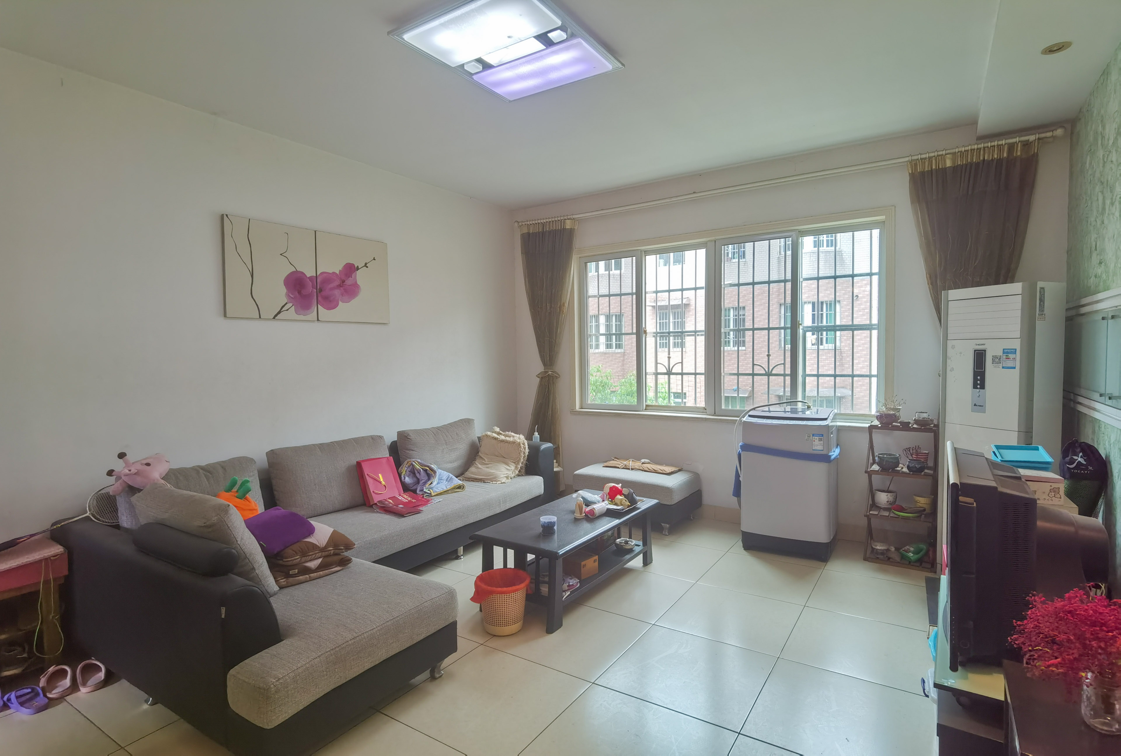 楠湖山庄  2室1厅1卫    37.8万 楠湖山庄  2室1厅1卫    37.8万客厅