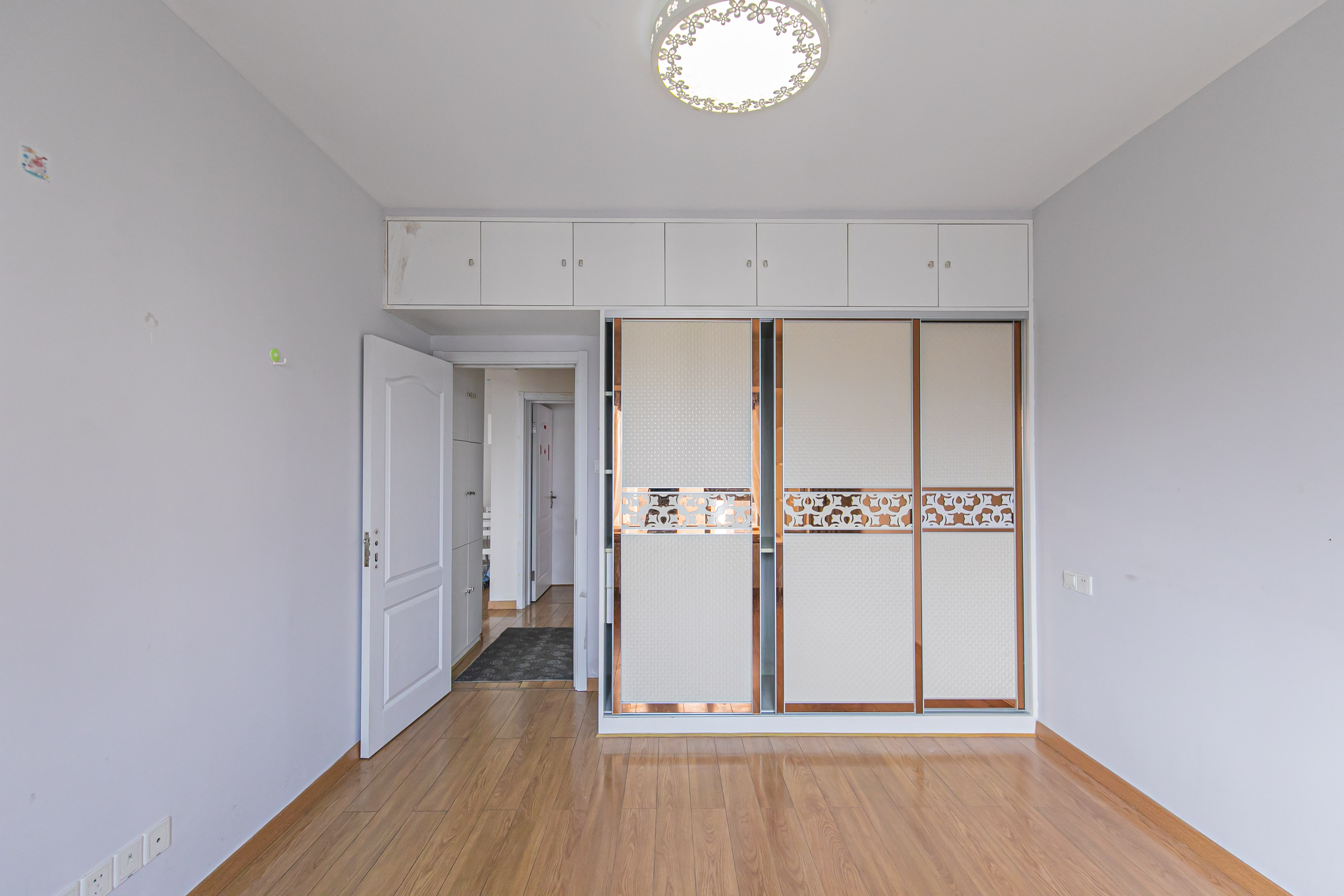 华润凤凰城二期 3室2厅1卫 79.8万 华润凤凰城二期 3室2厅1卫 79.8万卧室