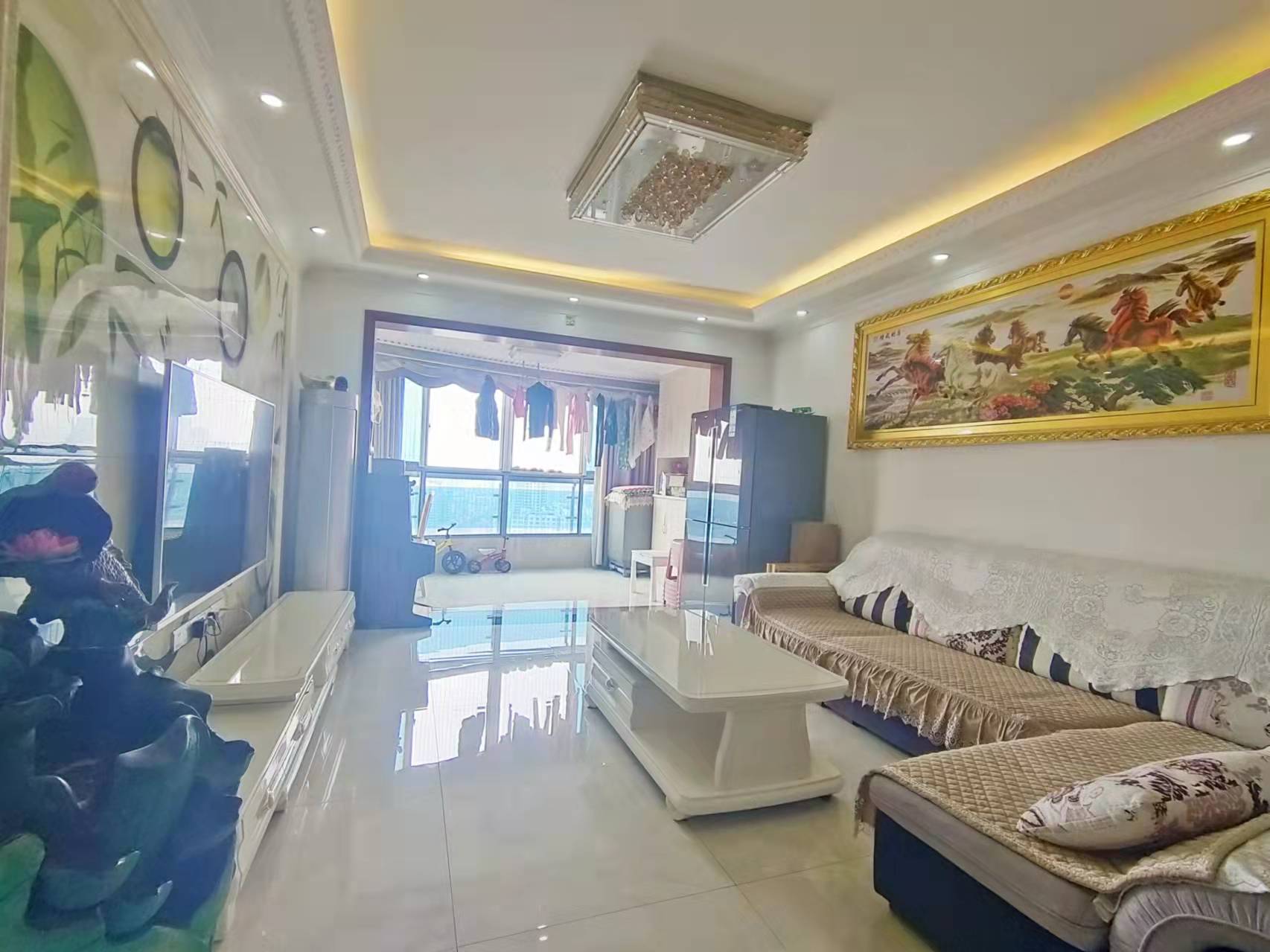 丽景滨江 3室2厅2卫 84.6万 丽景滨江 3室2厅2卫 84.6万客厅