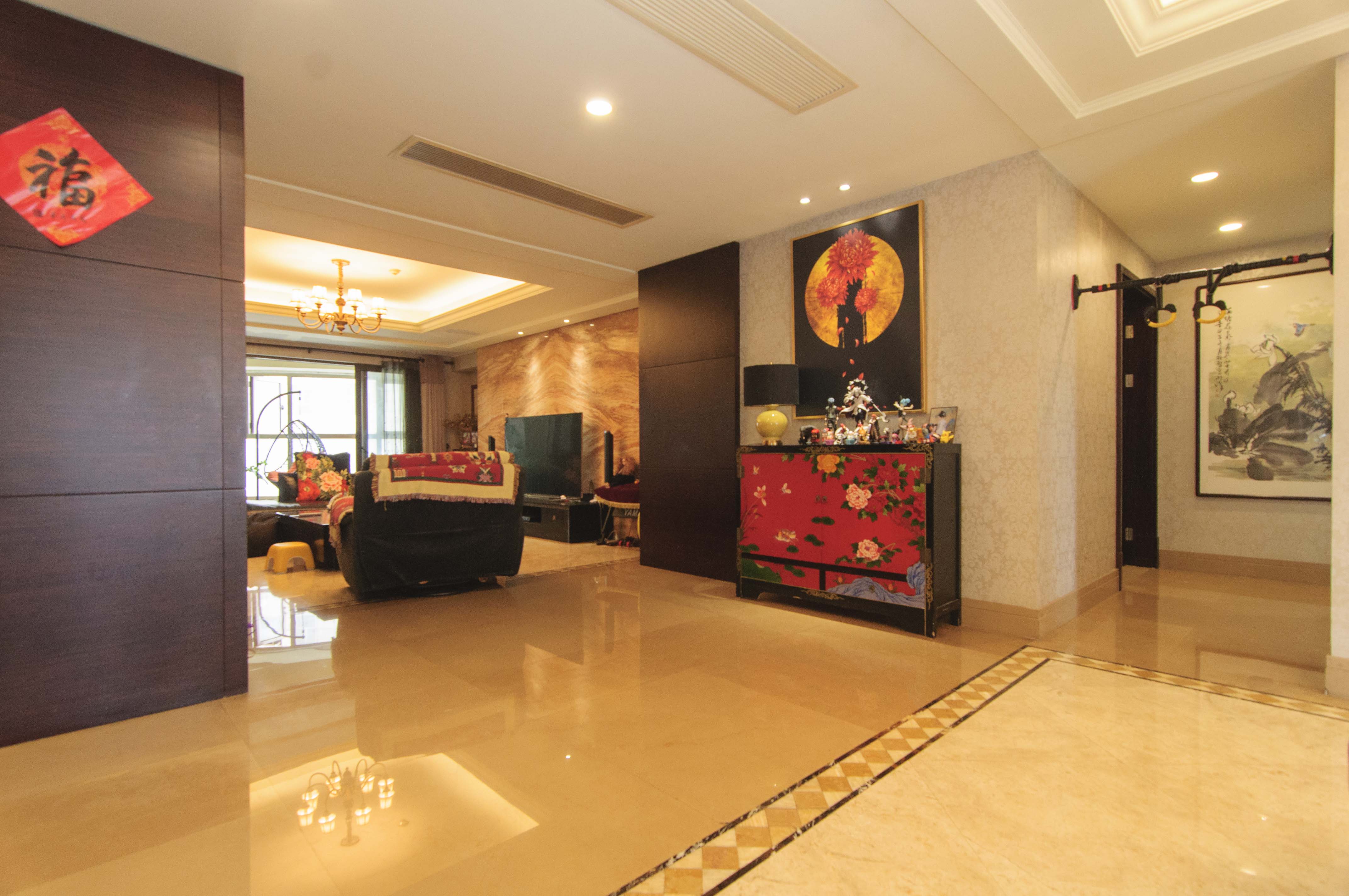 华远华中心  4室2厅4卫    600.0万客厅