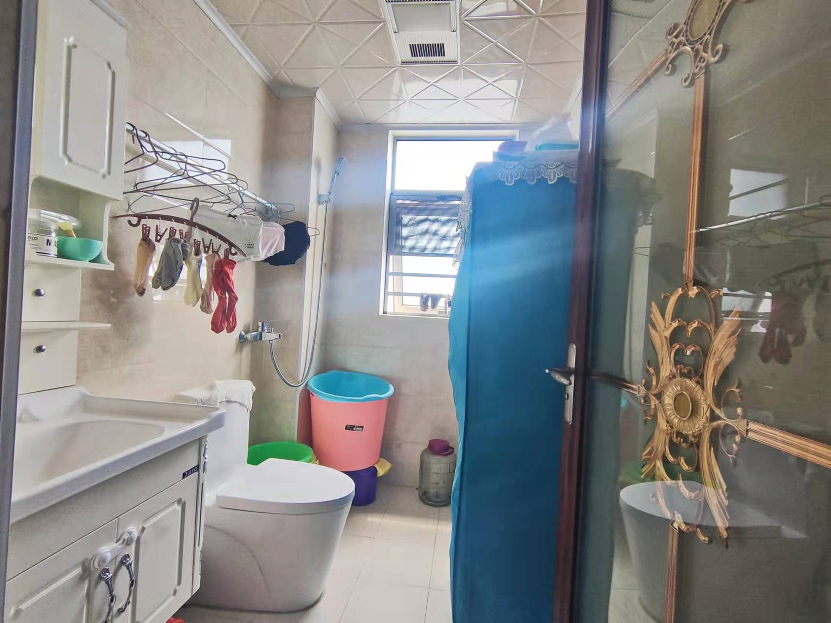 丽景滨江 3室2厅2卫 84.6万 丽景滨江 3室2厅2卫 84.6万客厅