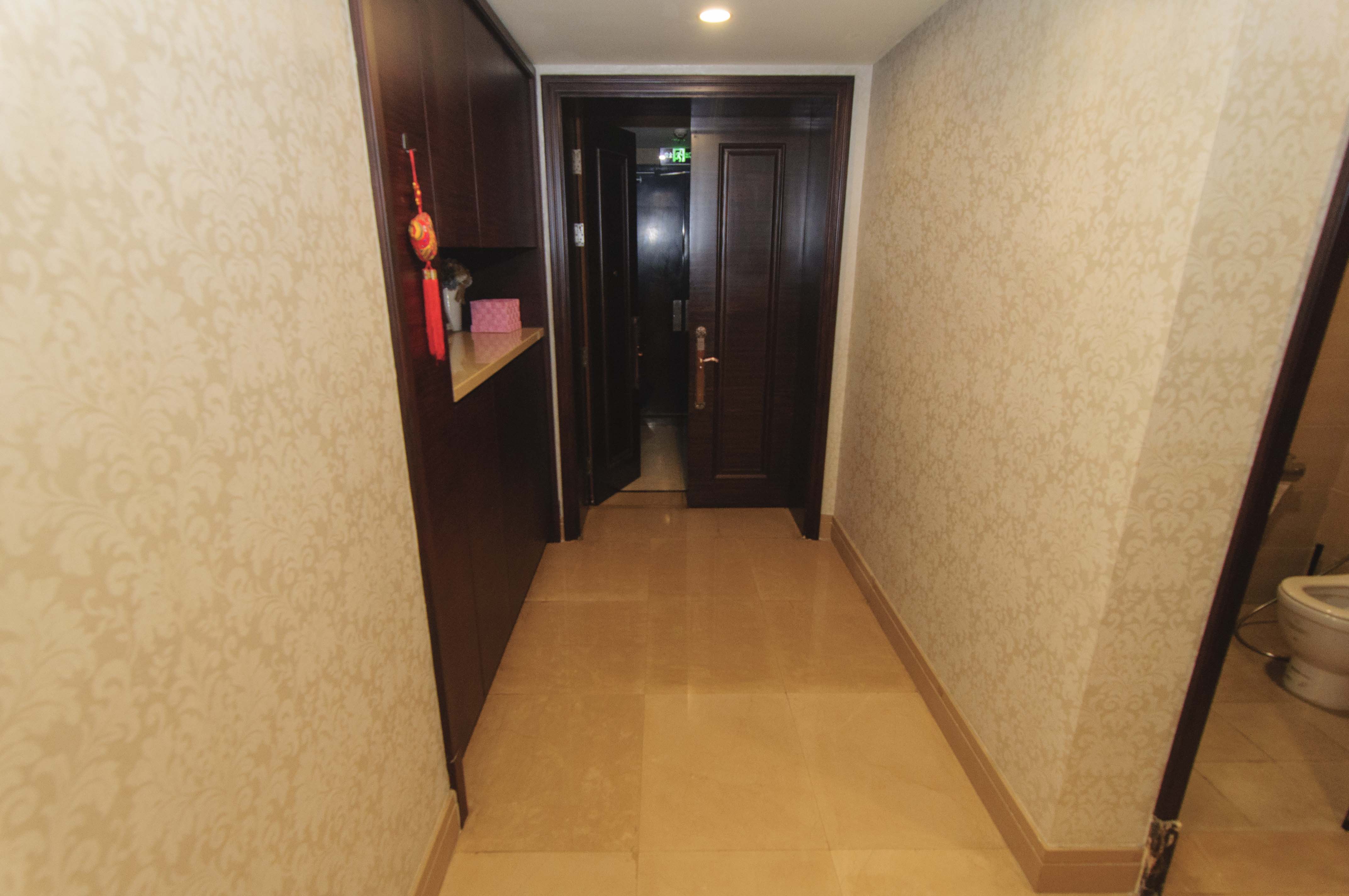 华远华中心  4室2厅4卫    600.0万厨房