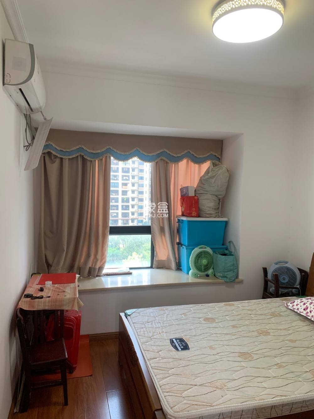 香山美境 3室2厅1卫 40.0万 香山美境 3室2厅1卫 40.0万客厅