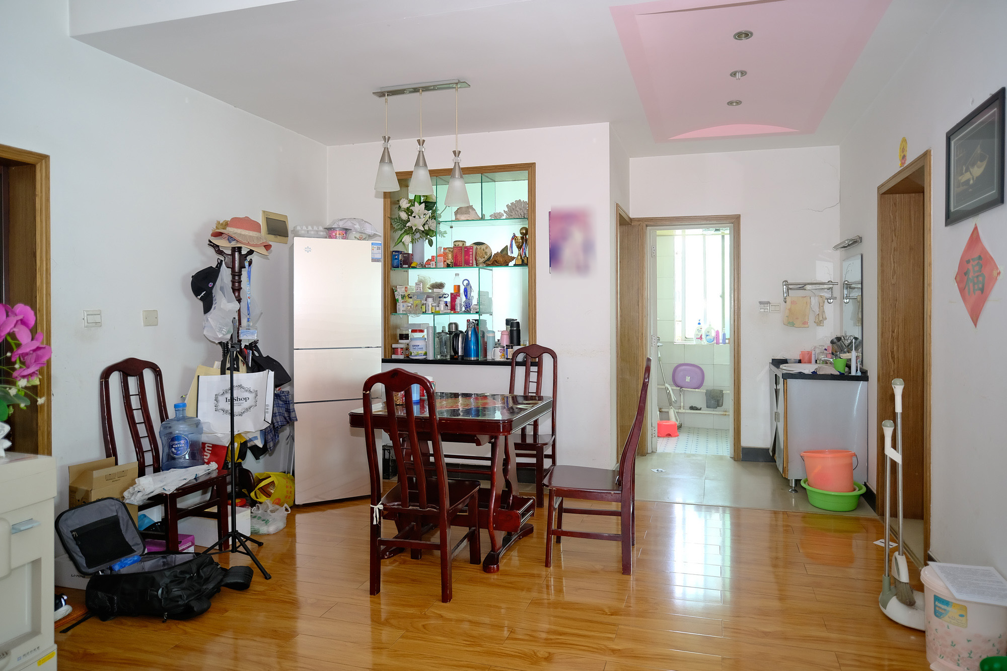 中南汽车世界  3室2厅2卫    50.8万 中南汽车世界  3室2厅2卫    50.8万客厅