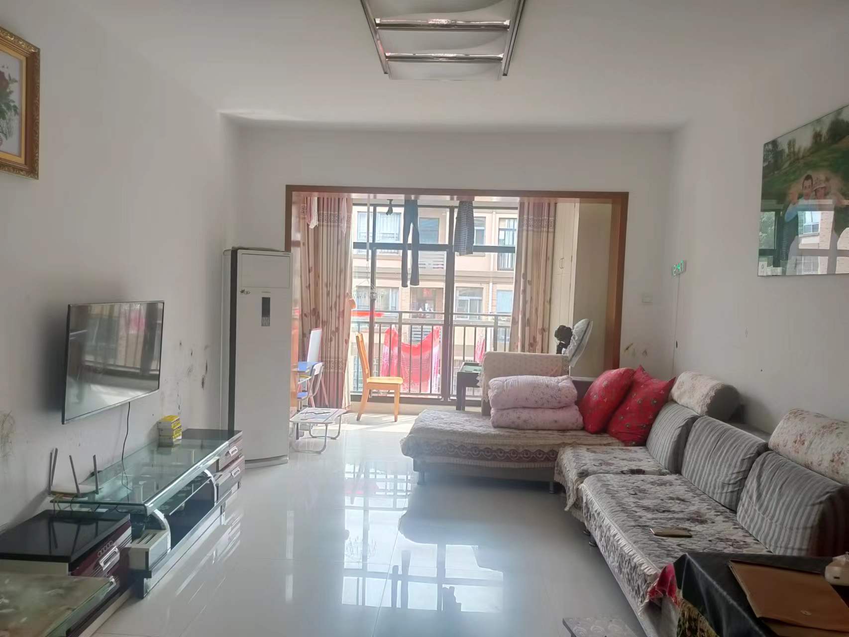 桂花名城 0室0厅0卫 41.8万 桂花名城 0室0厅0卫 41.8万客厅