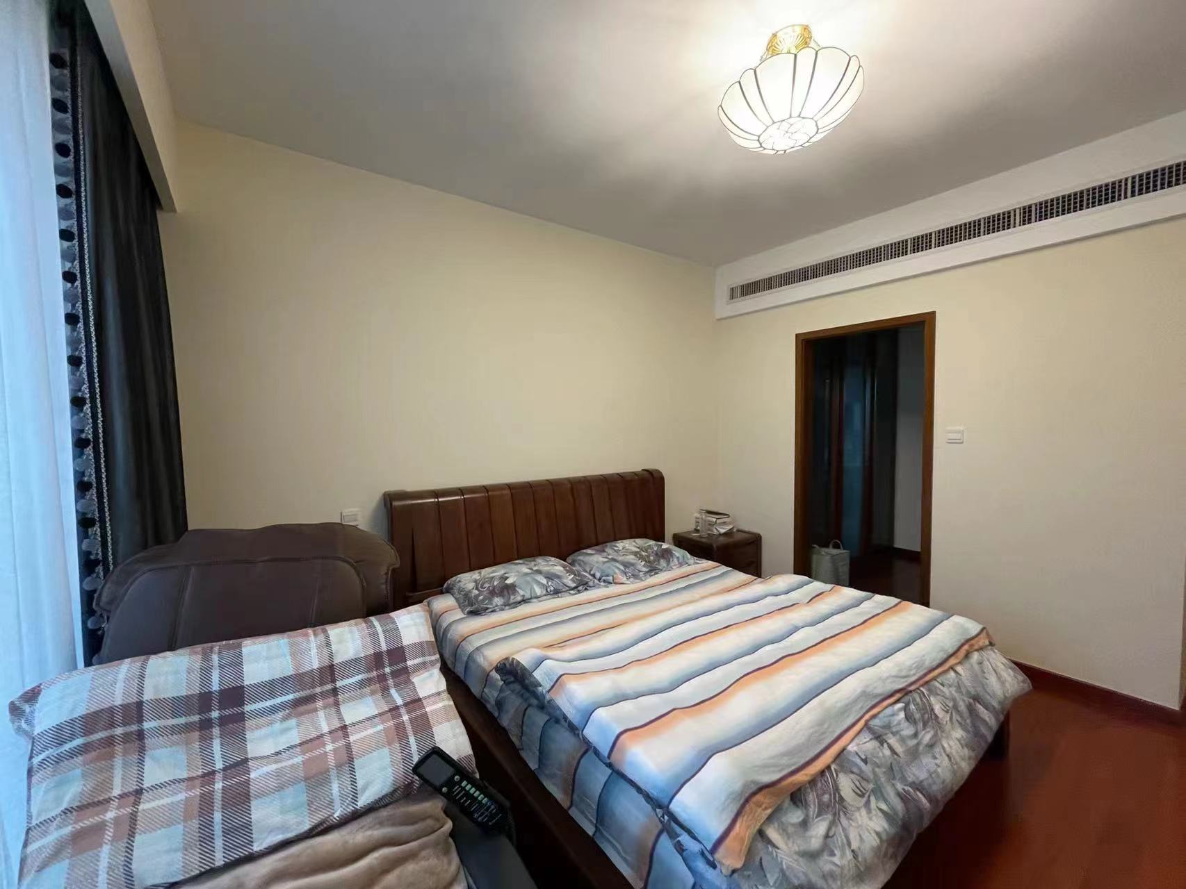 晋合湘水湾一期 3室2厅2卫 110.0万 晋合湘水湾一期 3室2厅2卫 110.0万客厅