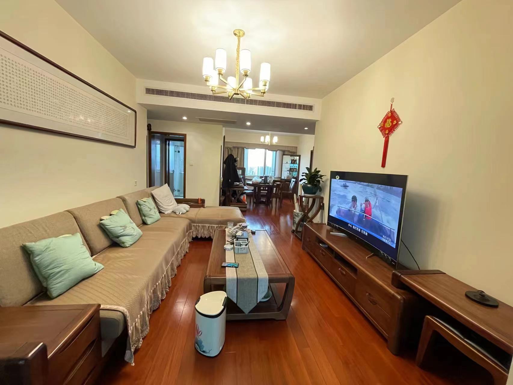 晋合湘水湾一期 3室2厅2卫 110.0万 晋合湘水湾一期 3室2厅2卫 110.0万客厅