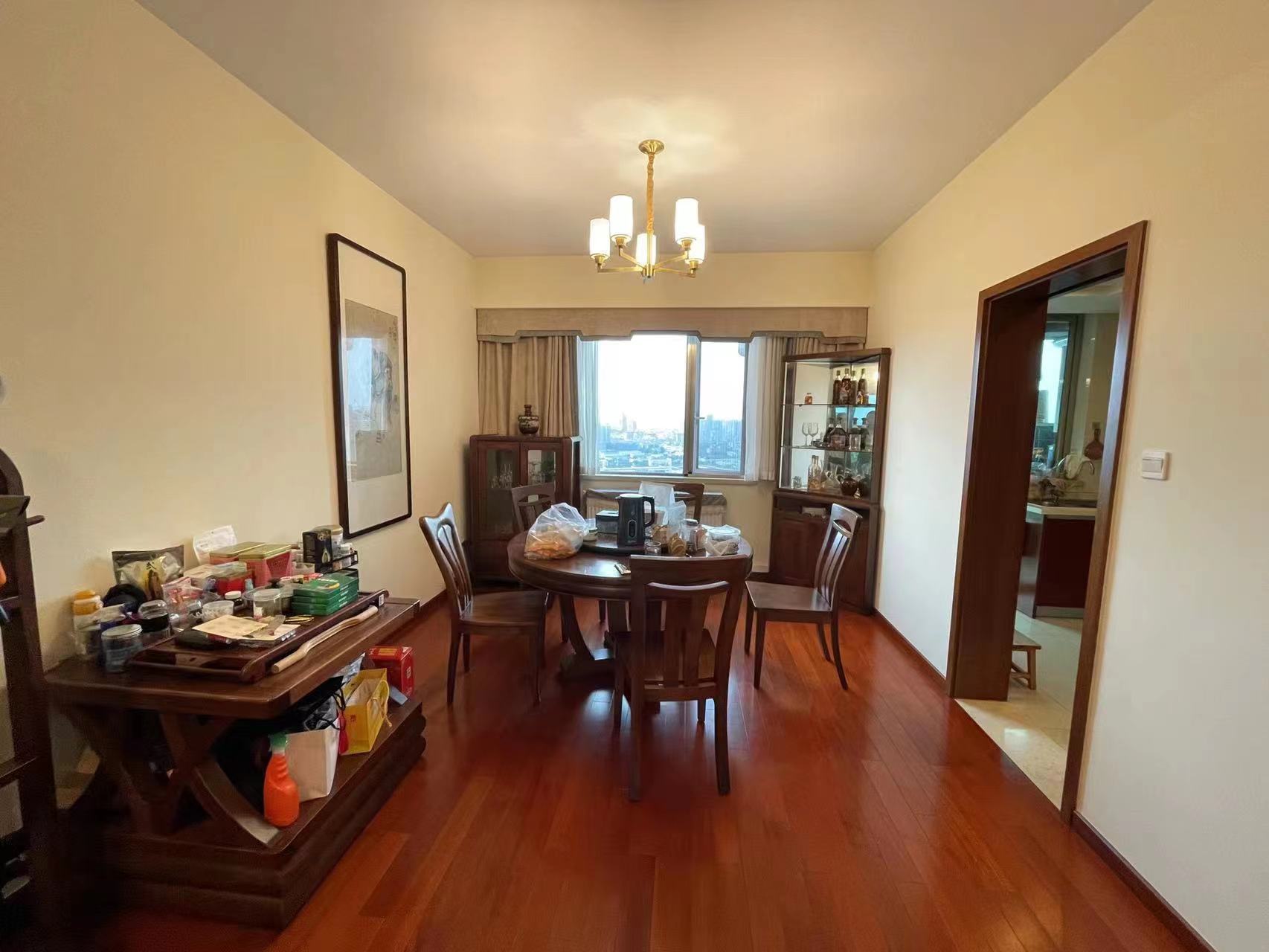 晋合湘水湾一期 3室2厅2卫 110.0万 晋合湘水湾一期 3室2厅2卫 110.0万客厅