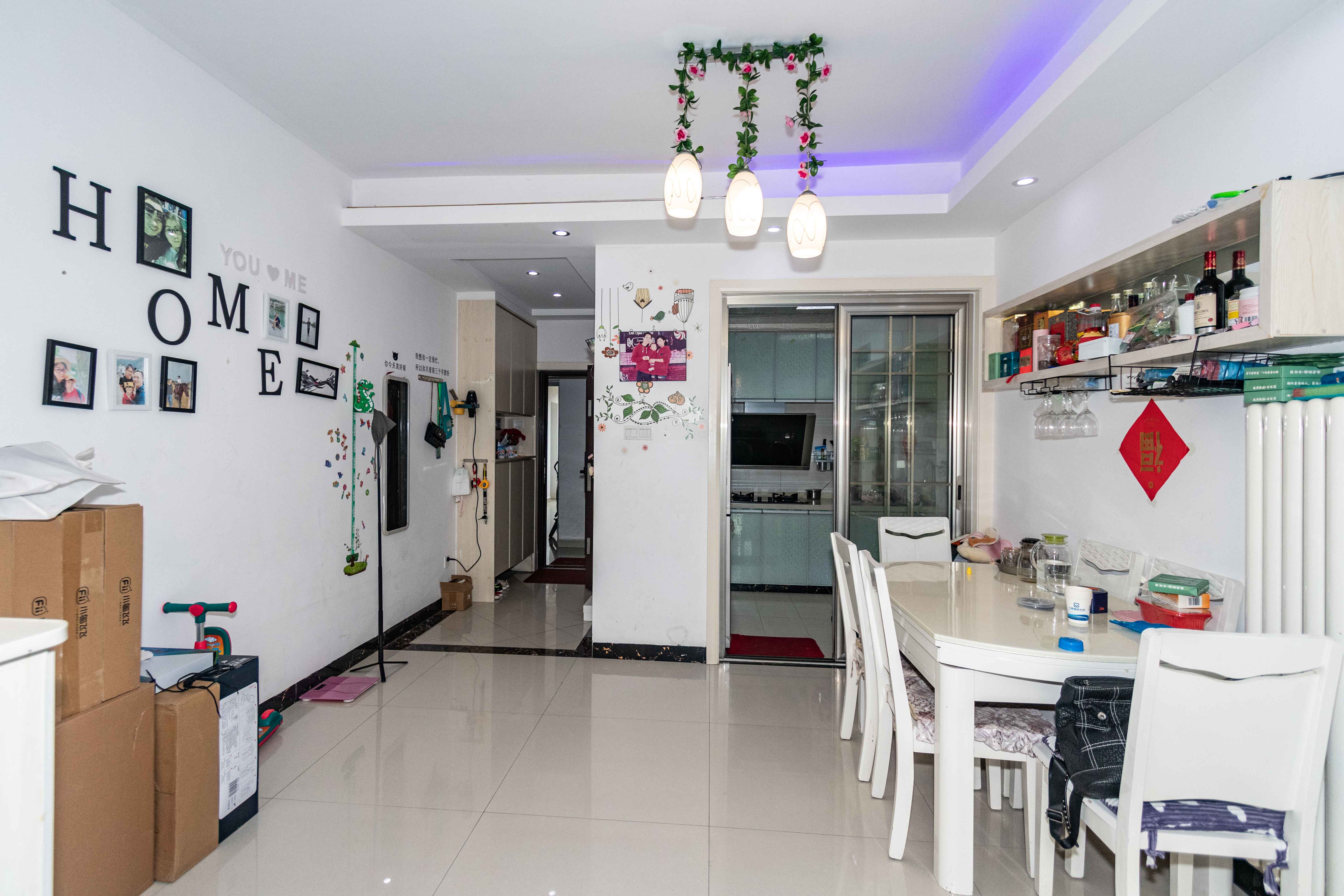 怡海星城  2室2厅1卫    71.8万客厅