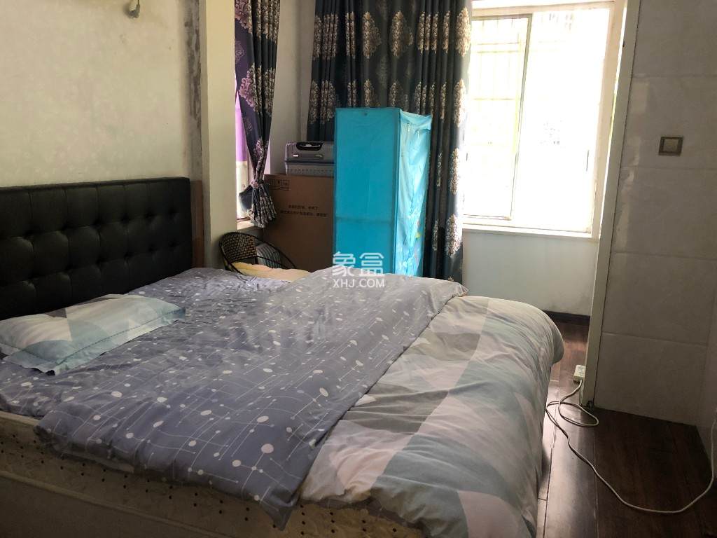 东环新城 3室2厅2卫 56.80万 东环新城 3室2厅2卫 56.80万客厅