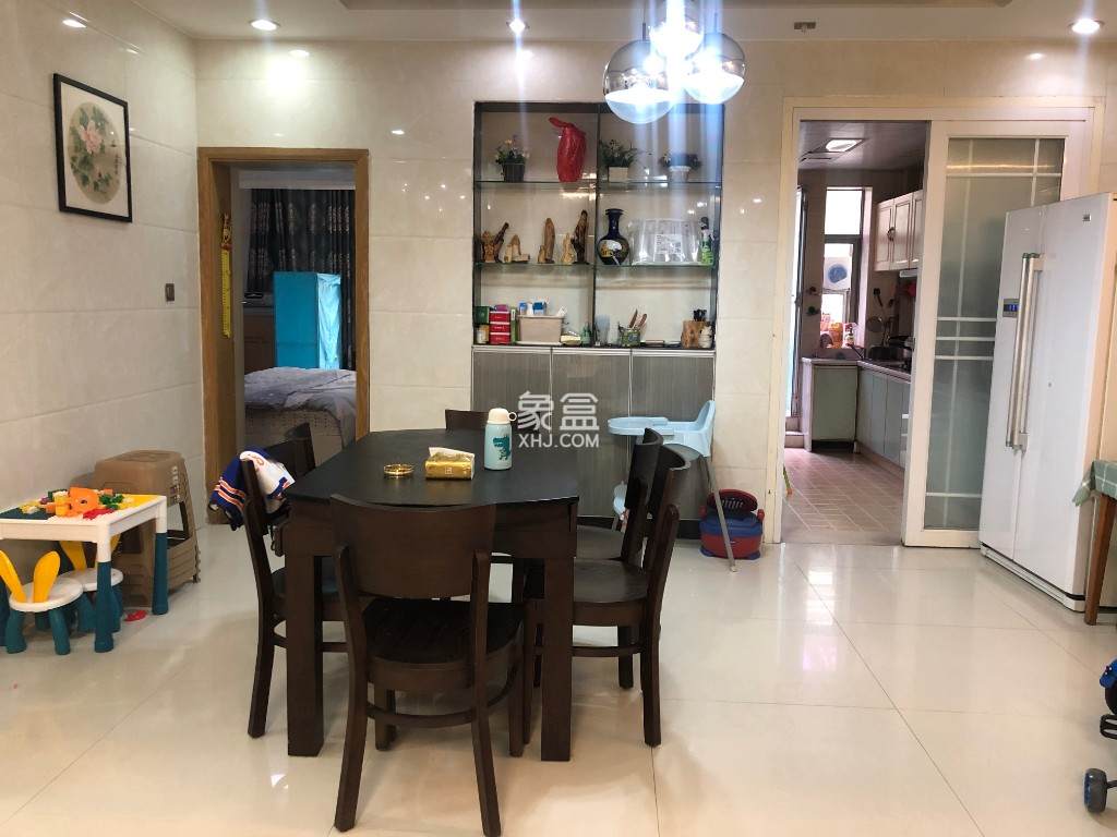 东环新城 3室2厅2卫 56.80万 东环新城 3室2厅2卫 56.80万客厅