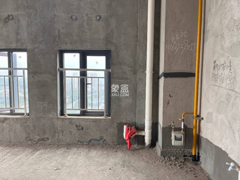 领御一方中心  3室2厅2卫    54.0万