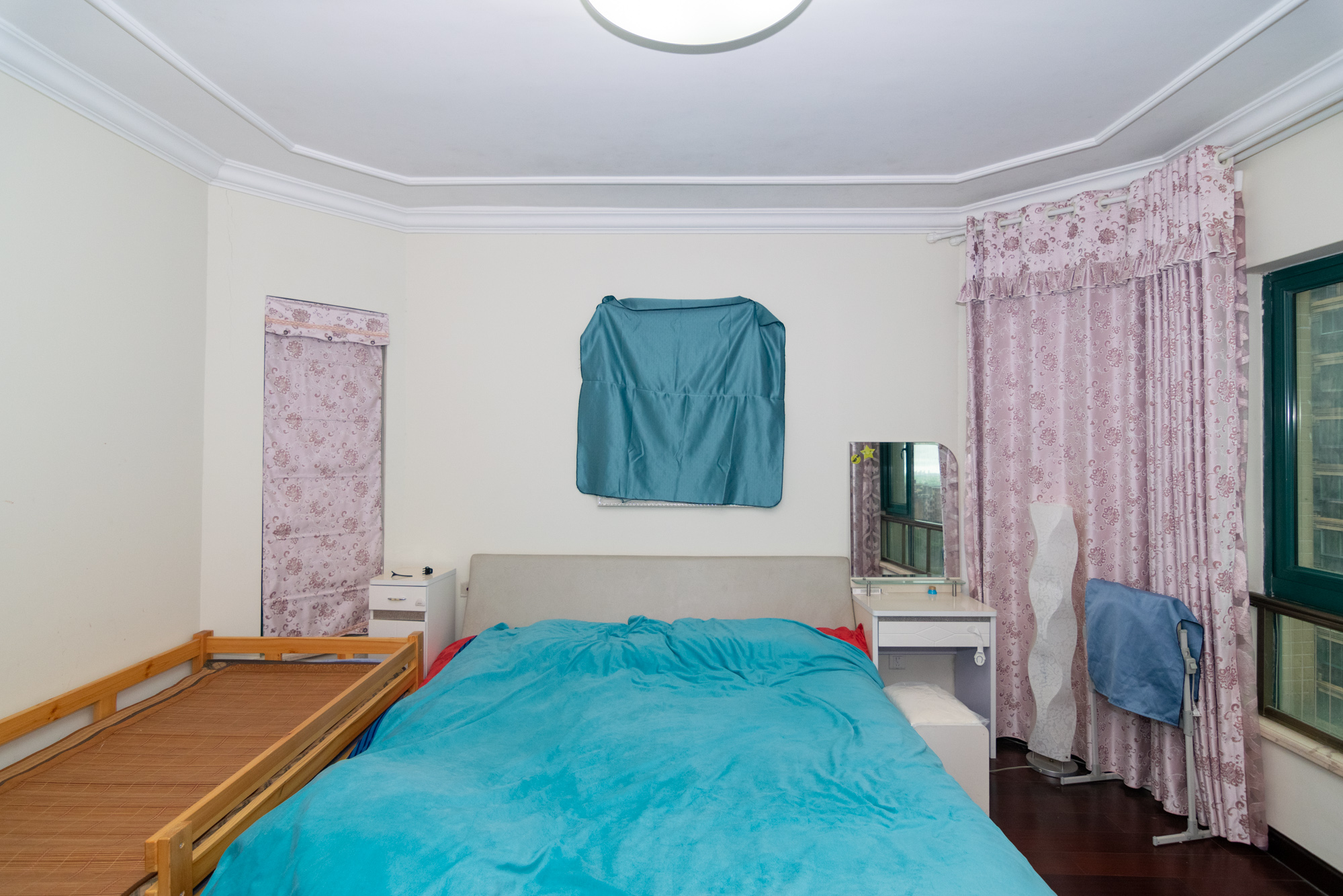 恒大名都 4室2厅4卫 130.0万 恒大名都 4室2厅4卫 130.0万卧室