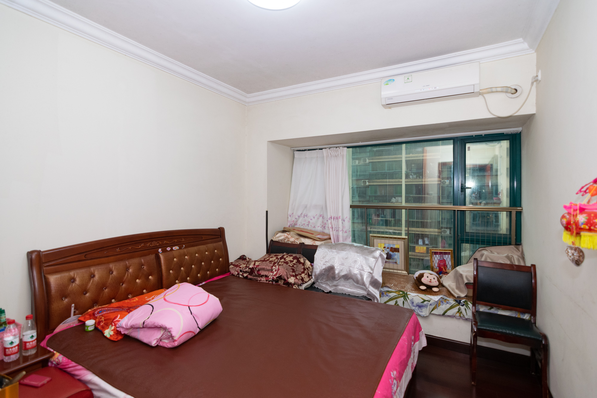 恒大名都 4室2厅4卫 130.0万 恒大名都 4室2厅4卫 130.0万卧室