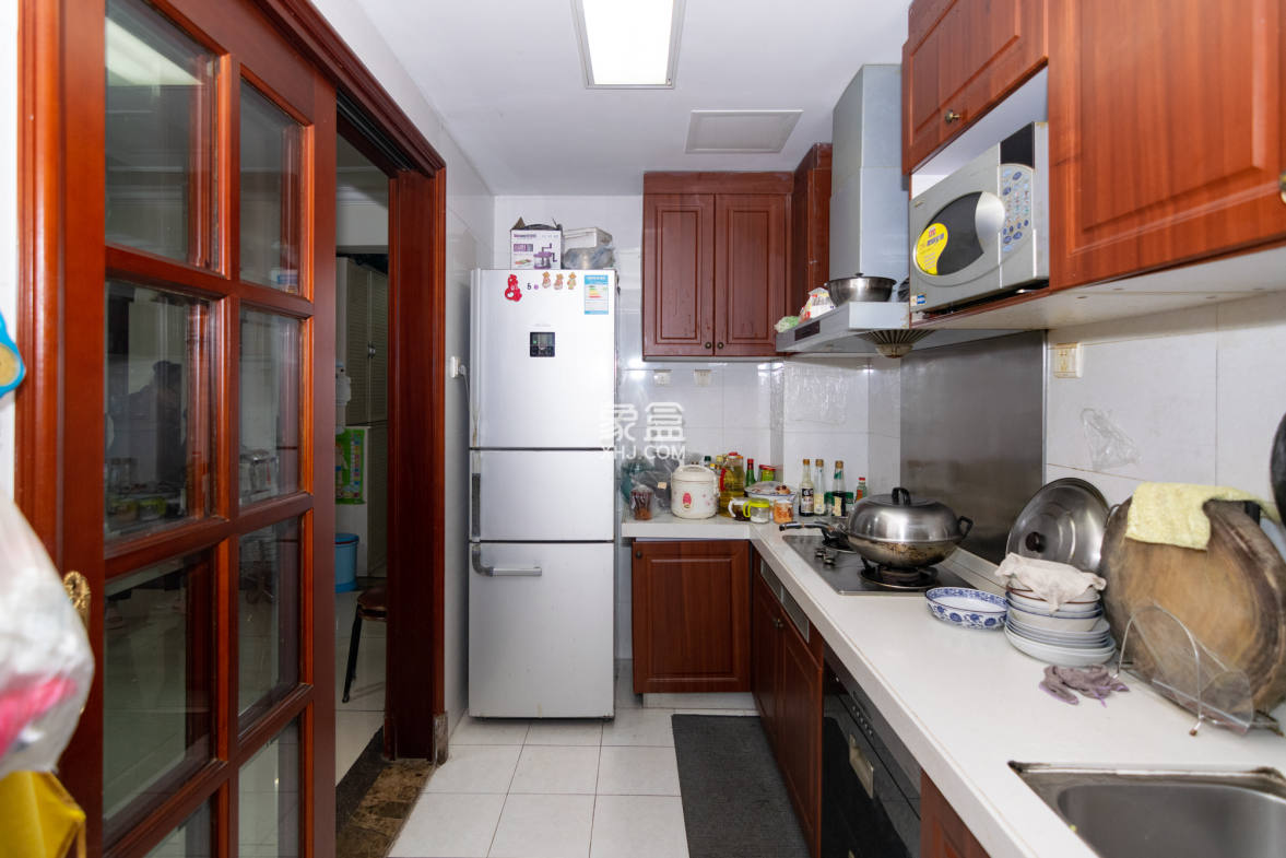 恒大名都 4室2厅4卫 130.0万 恒大名都 4室2厅4卫 130.0万厨房