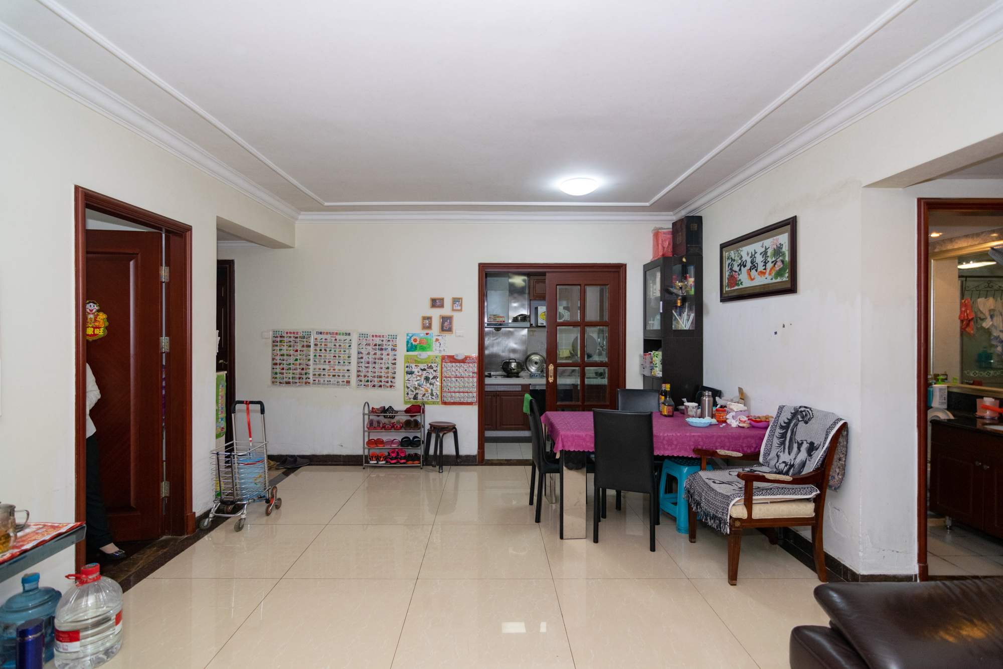 恒大名都 4室2厅4卫 130.0万 恒大名都 4室2厅4卫 130.0万客厅