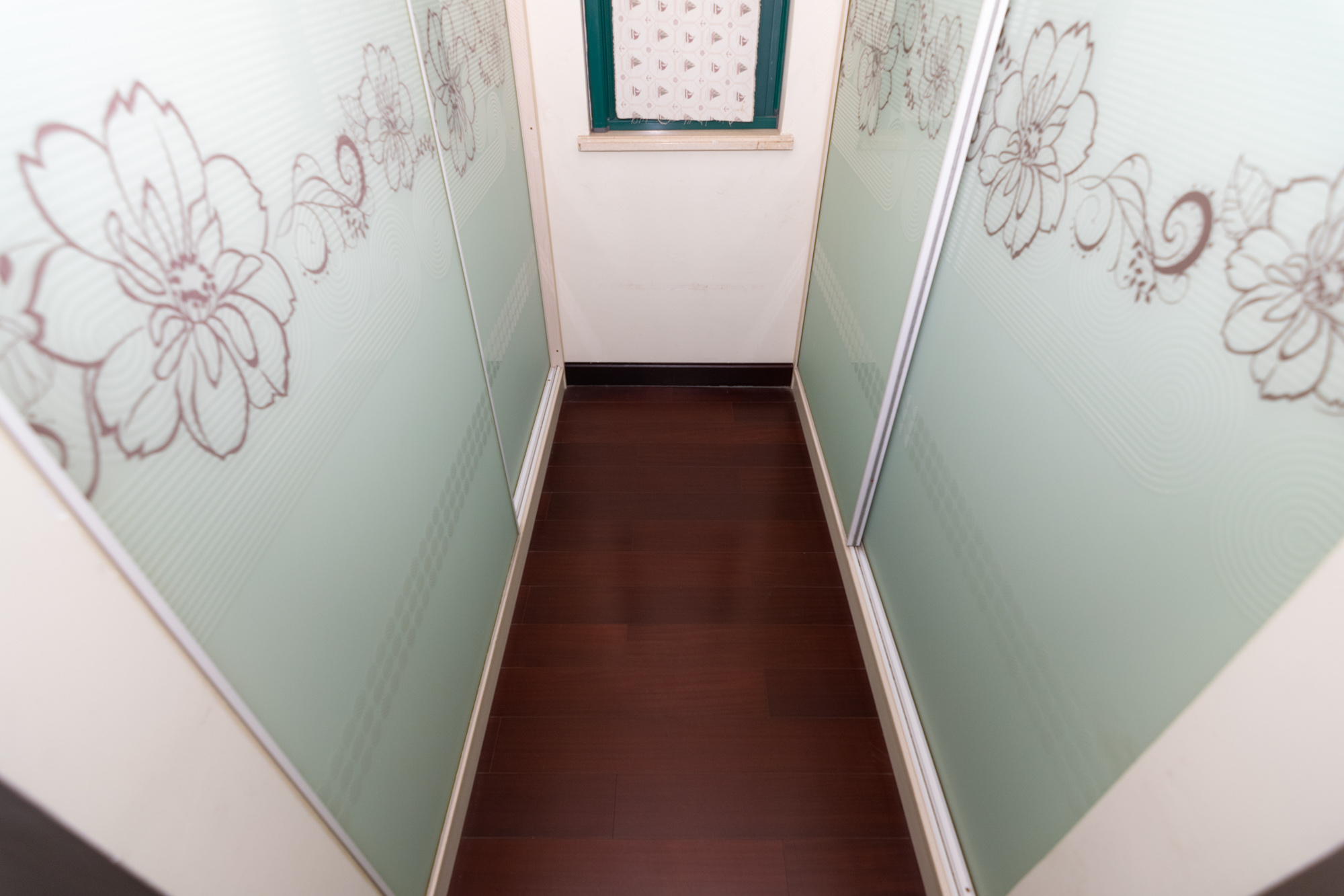 恒大名都 4室2厅4卫 130.0万 恒大名都 4室2厅4卫 130.0万厨房