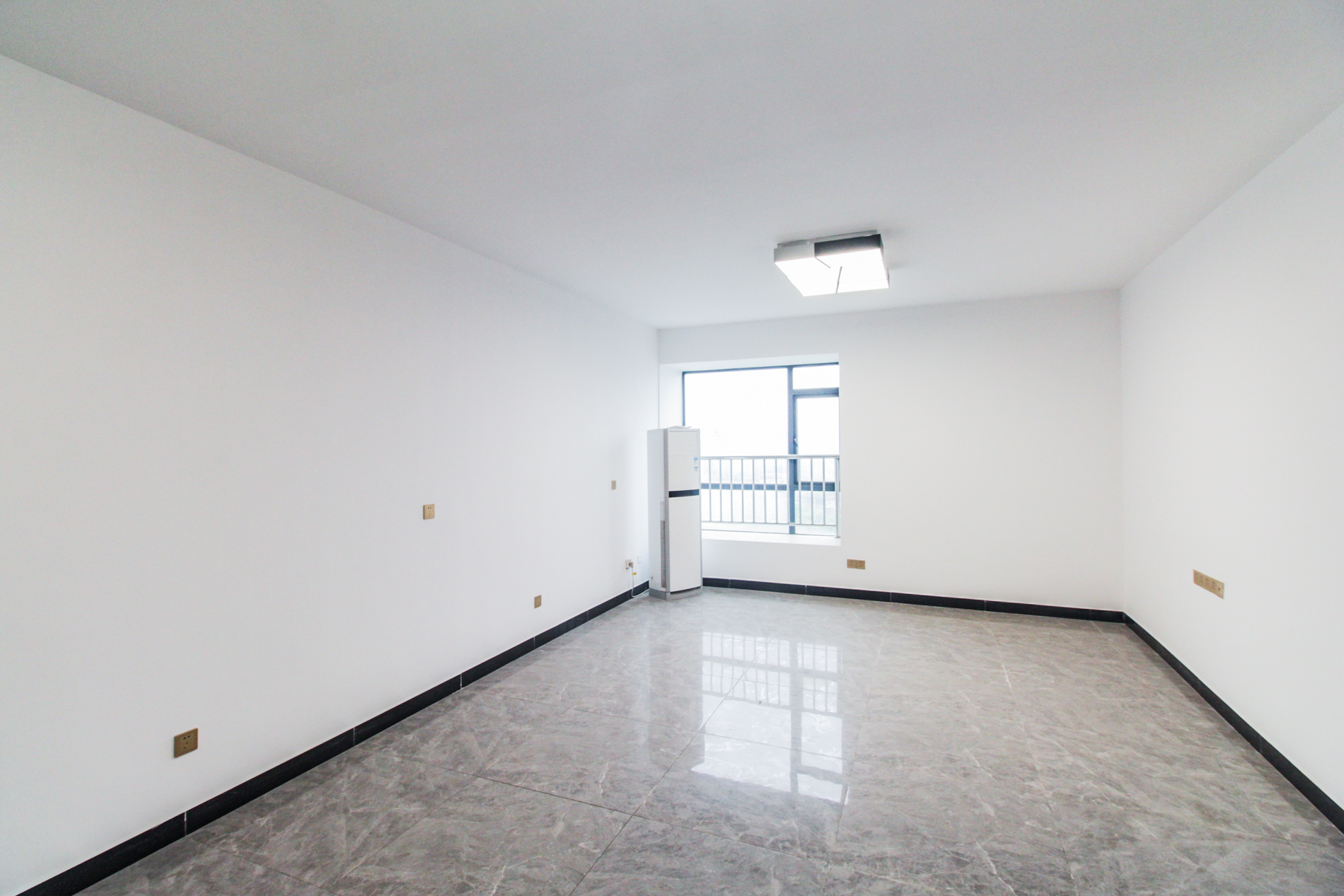 金领家族 3室2厅1卫 95.0万 金领家族 3室2厅1卫 95.0万客厅